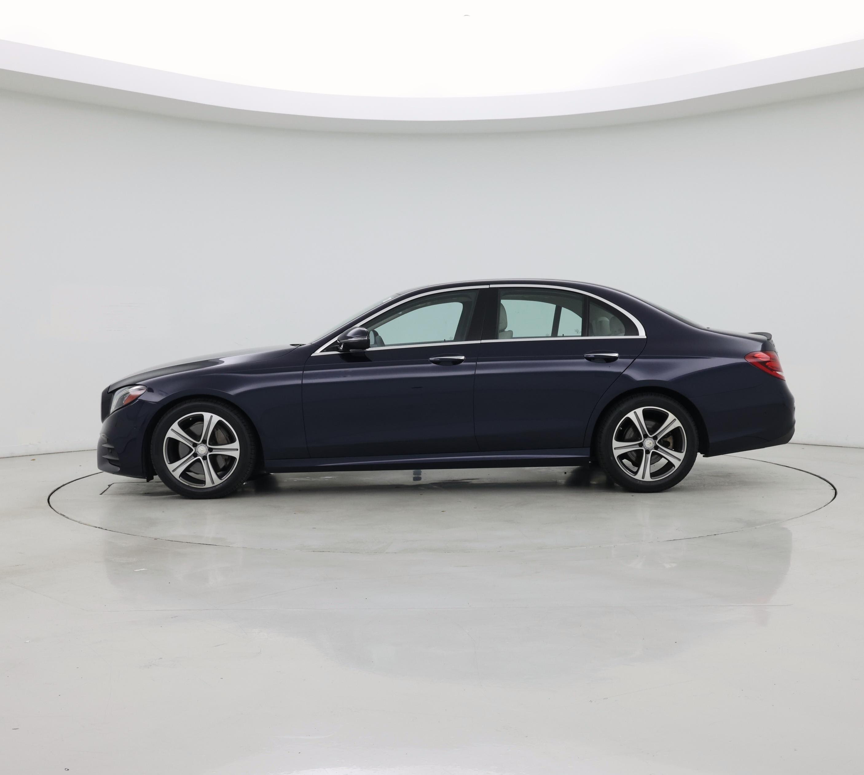 Thumbnail: 2017 Mercedes-Benz E-Class - 3