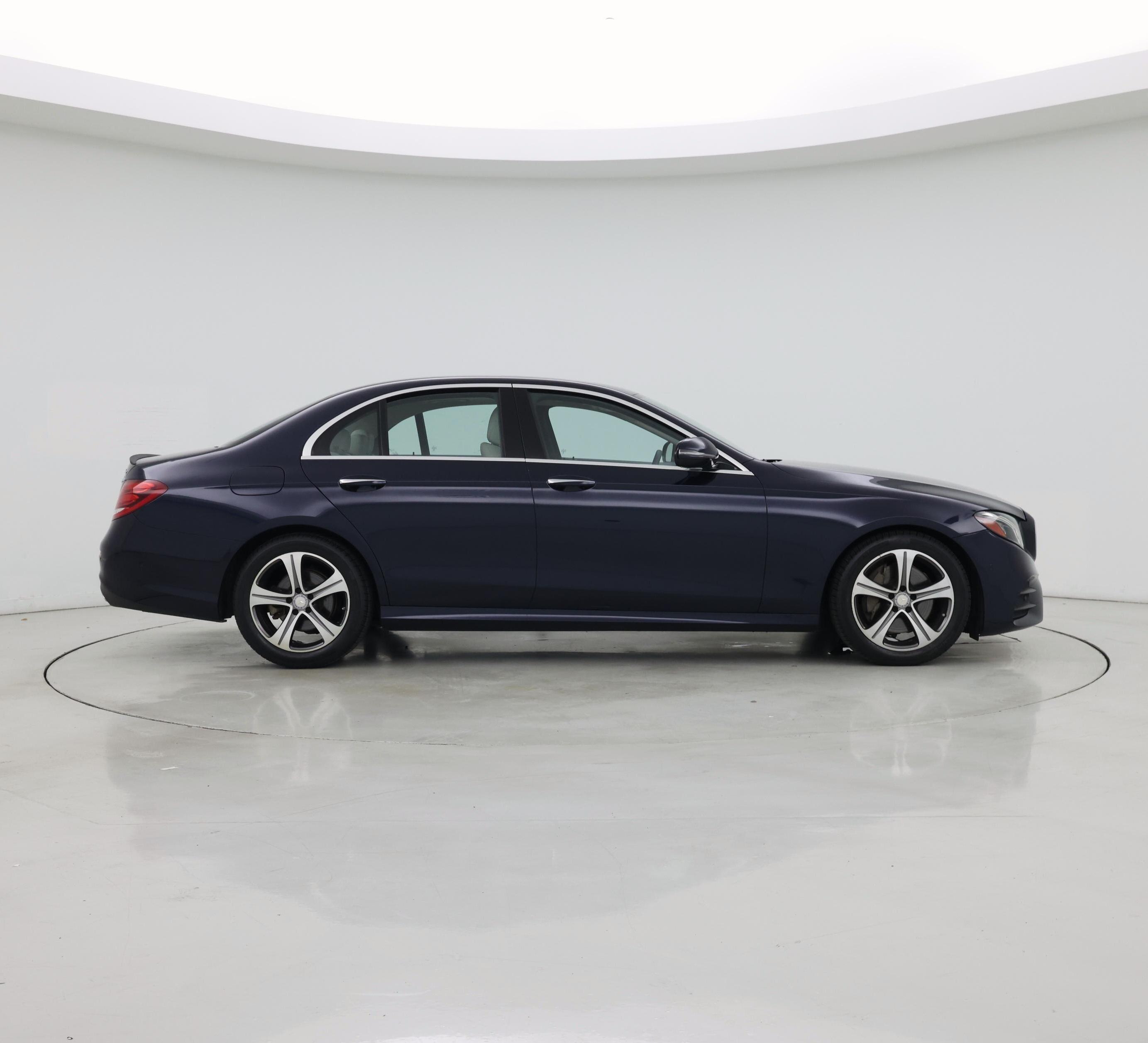 Thumbnail: 2017 Mercedes-Benz E-Class - 7