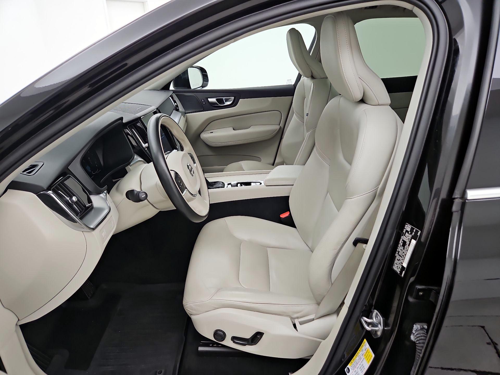 Thumbnail: 2019 Volvo XC60 - 11