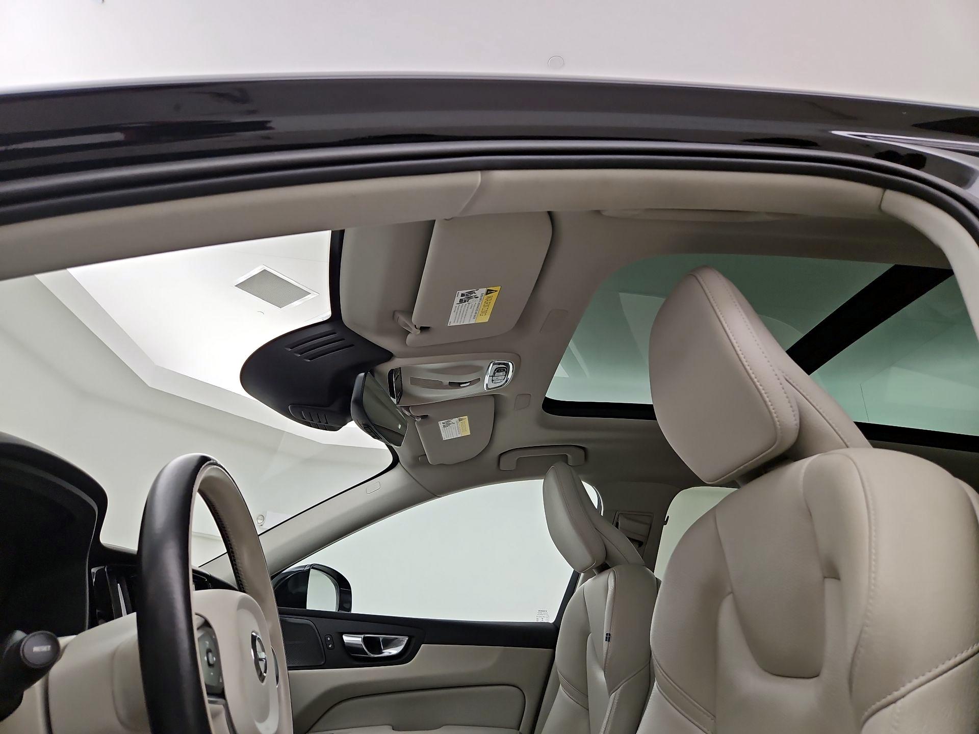 Thumbnail: 2019 Volvo XC60 - 19