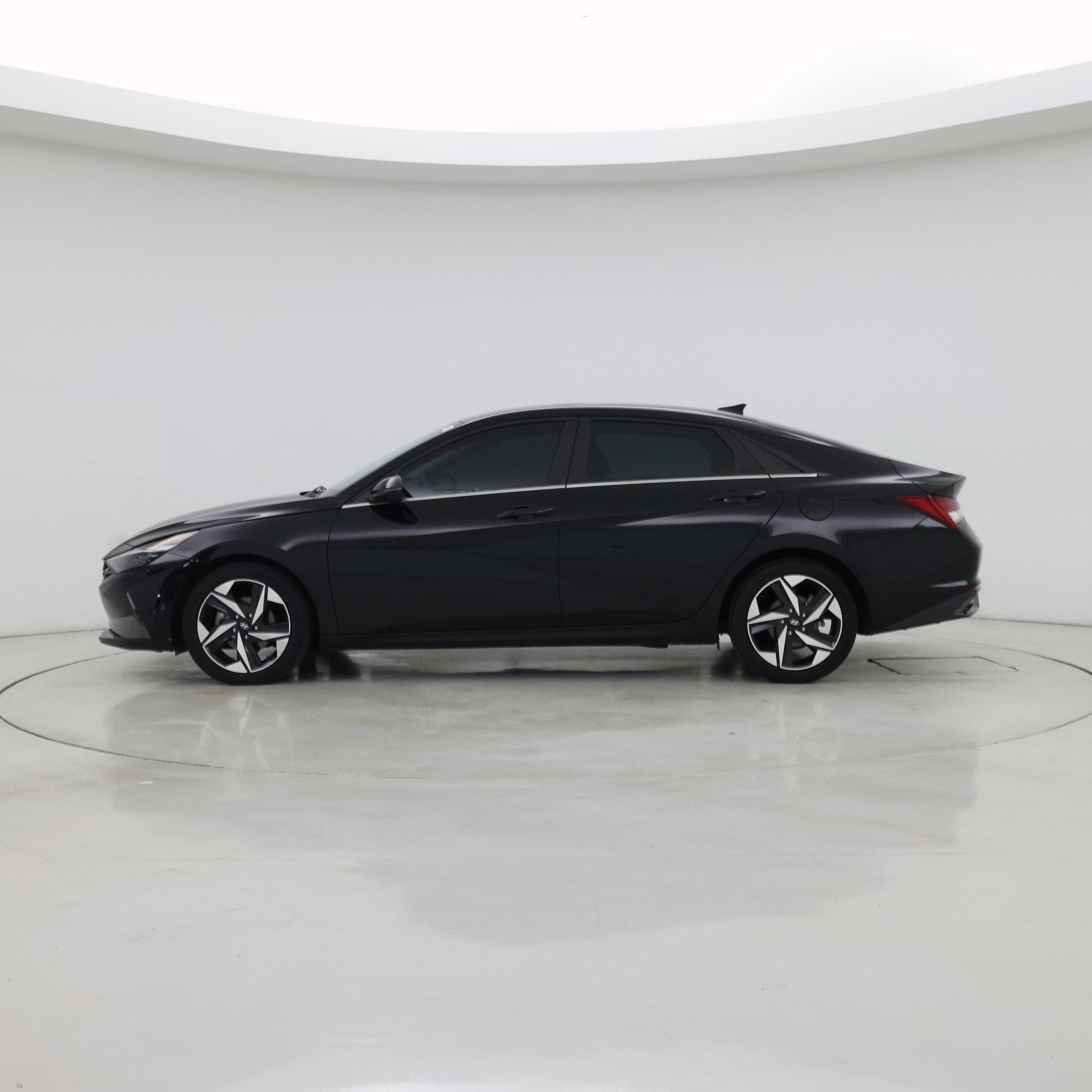 Thumbnail: 2022 Hyundai Elantra - 3