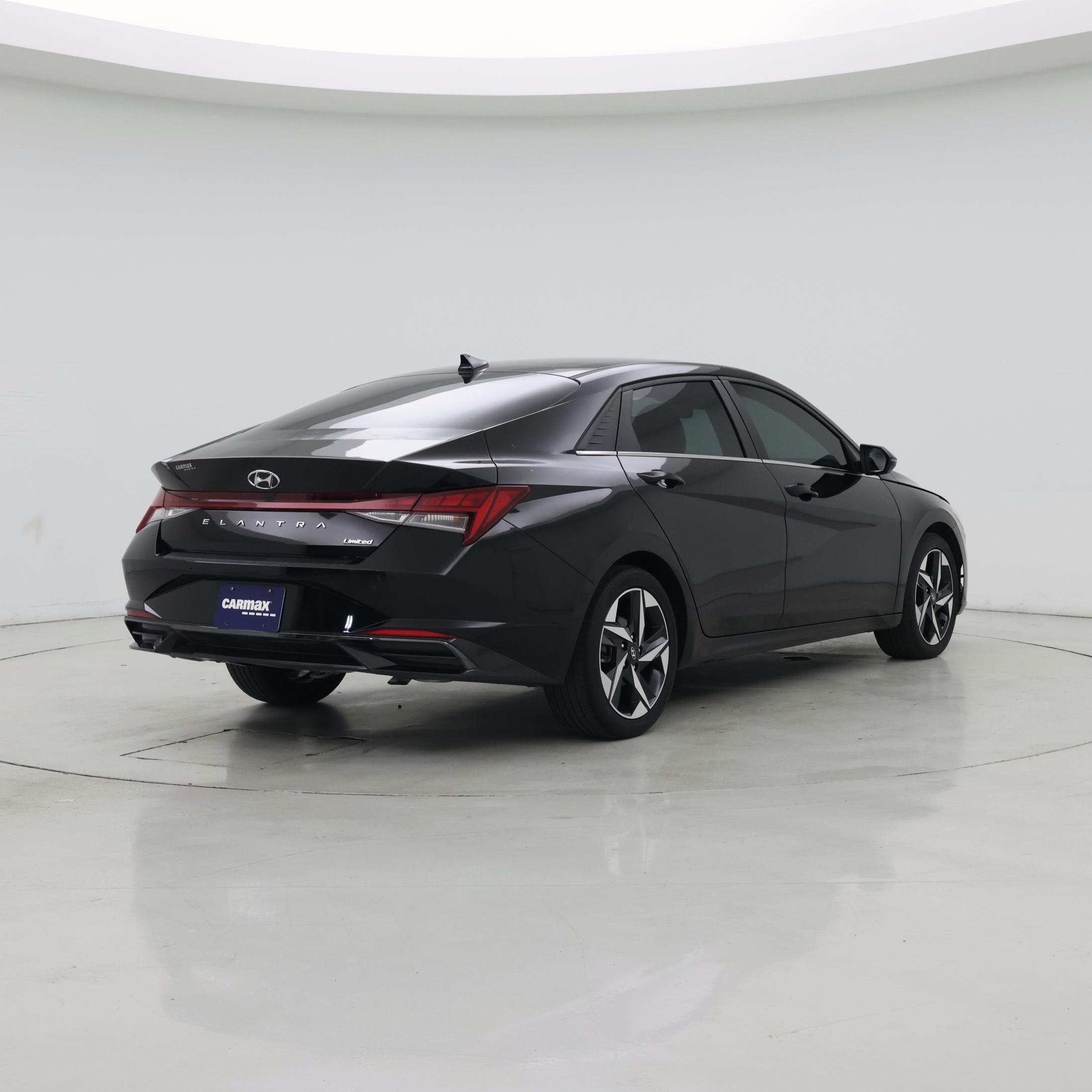 Thumbnail: 2022 Hyundai Elantra - 8