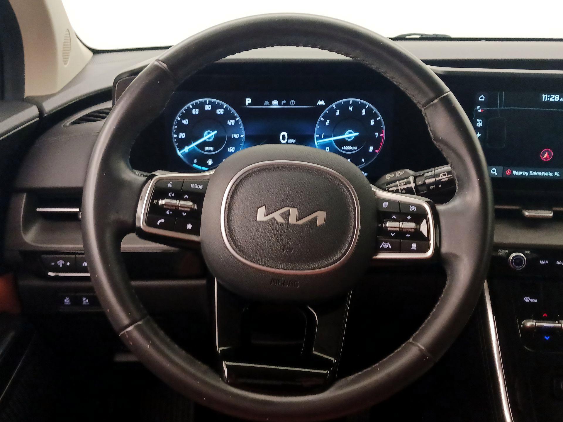 Thumbnail: 2023 Kia Carnival - 10