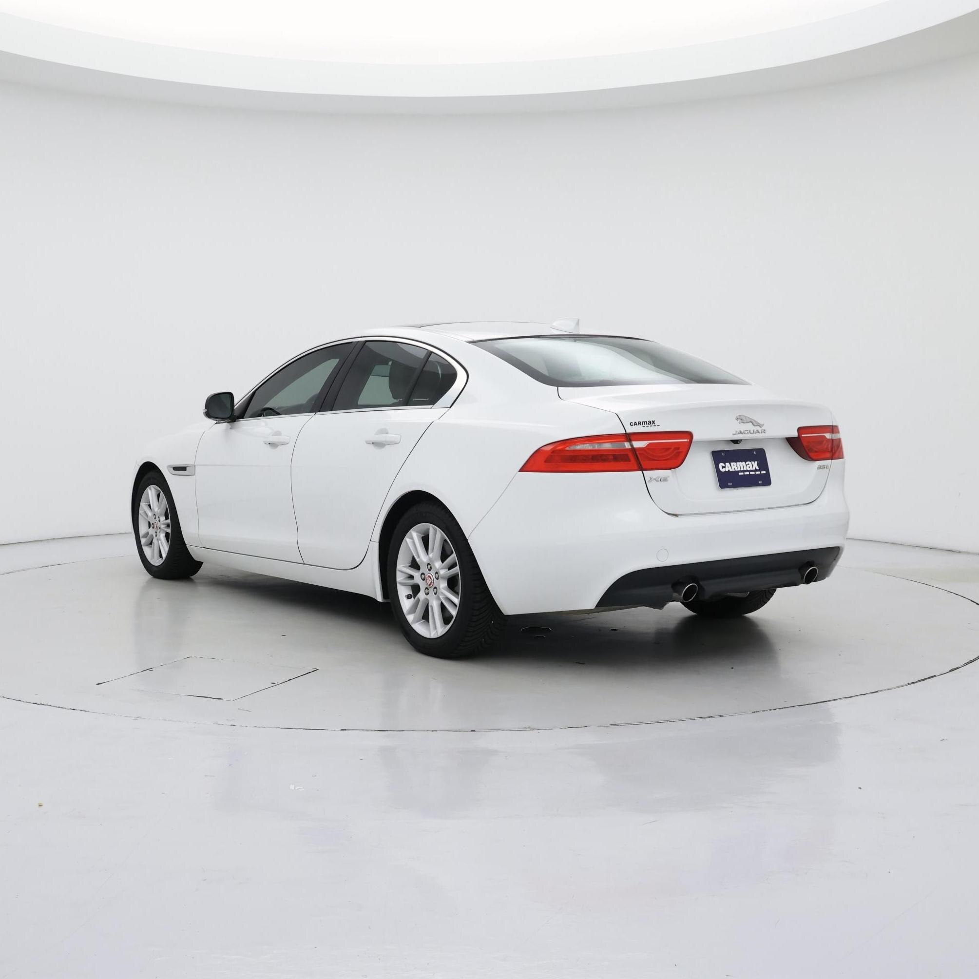 Thumbnail: 2019 Jaguar XE - 2