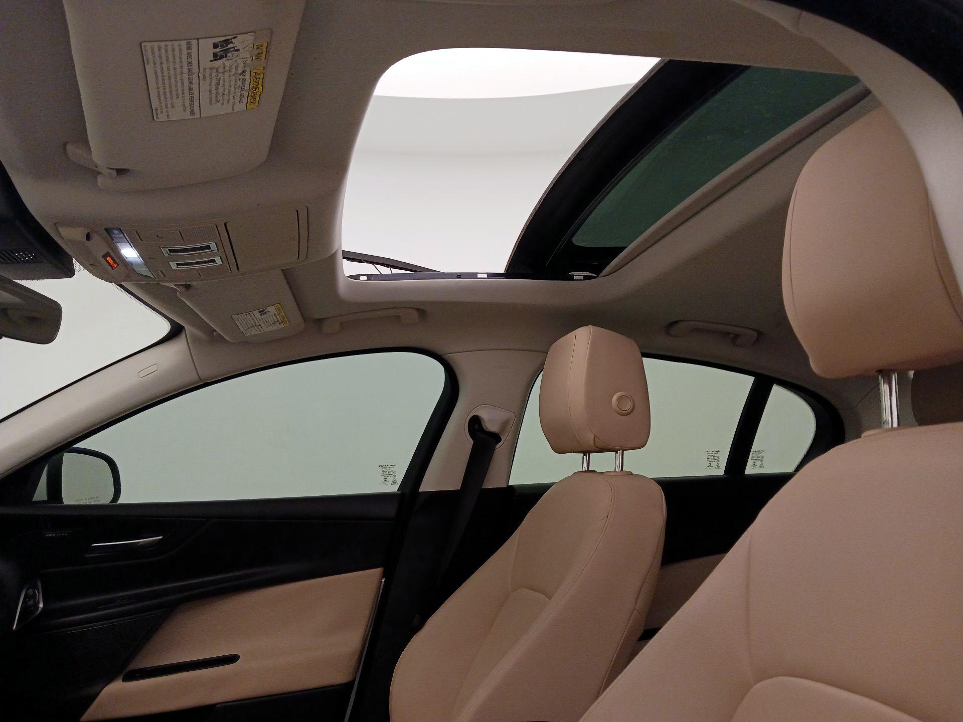Thumbnail: 2019 Jaguar XE - 20