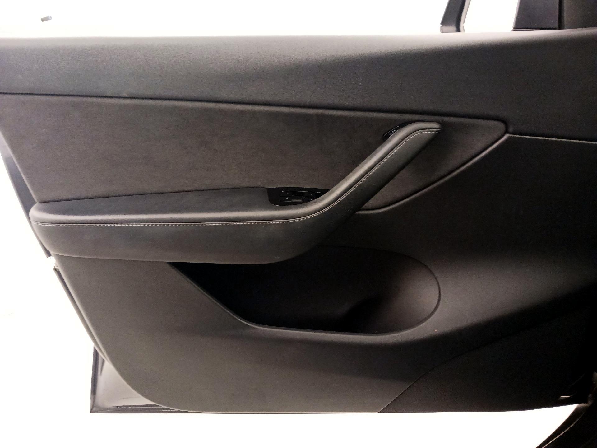 Thumbnail: 2020 Tesla Model Y - 12