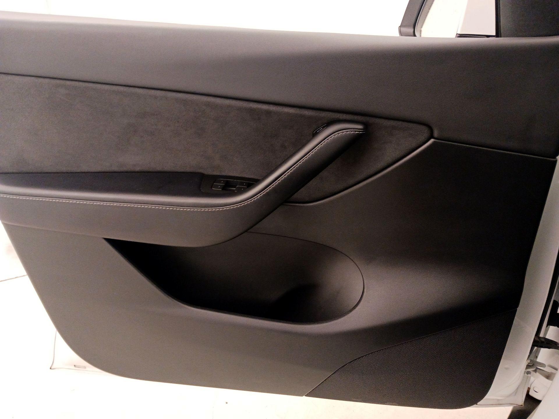 Thumbnail: 2022 Tesla Model Y - 12