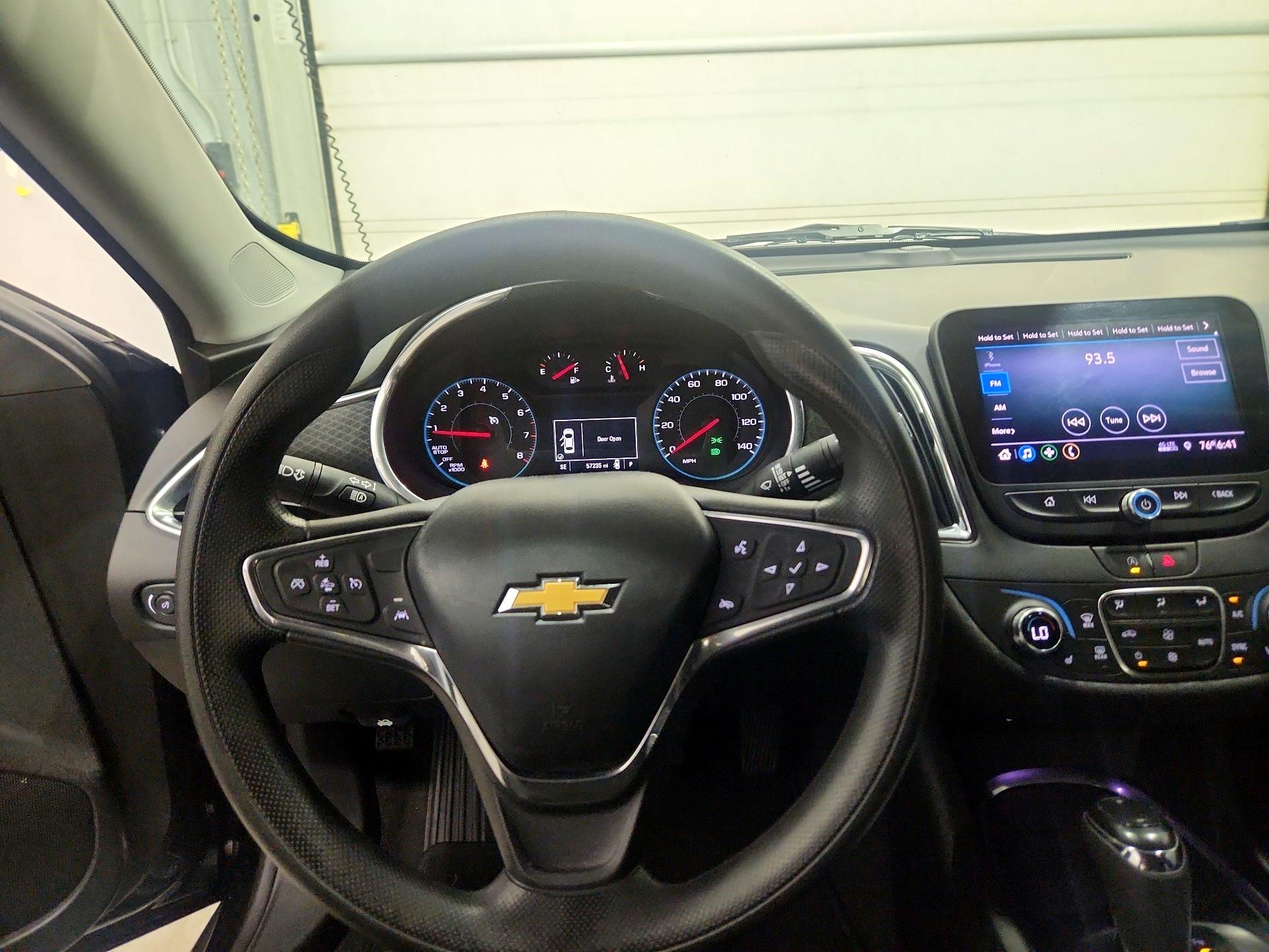 Thumbnail: 2020 Chevrolet Malibu - 10