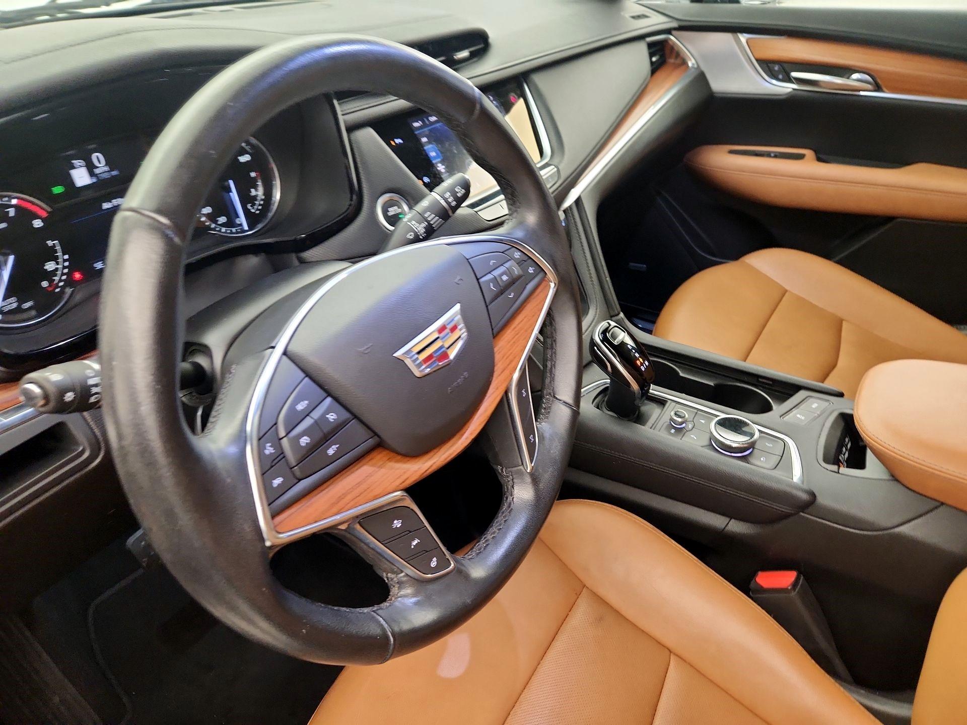 Thumbnail: 2021 Cadillac XT5 - 11