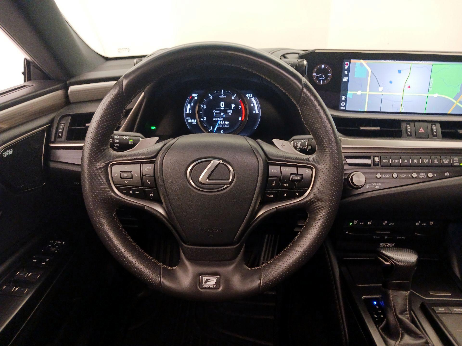 Thumbnail: 2021 Lexus ES - 10
