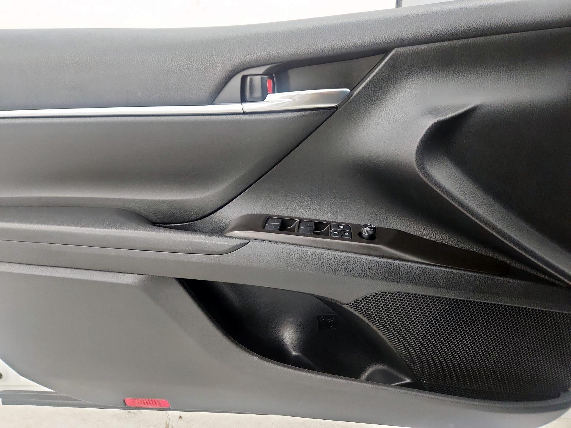 Thumbnail: 2021 Toyota Camry - 12