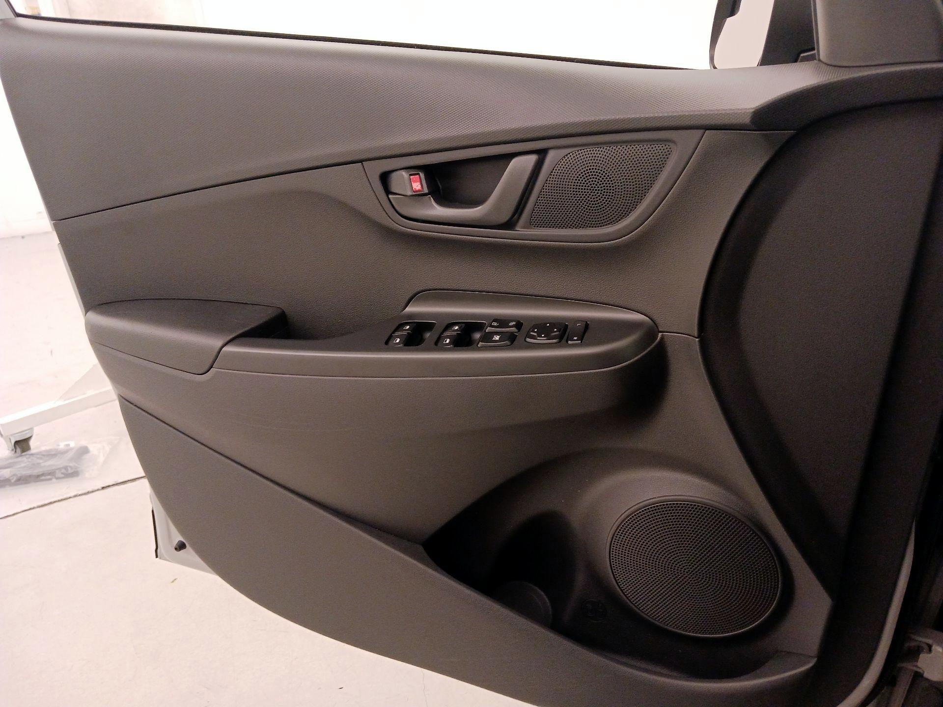 Thumbnail: 2022 Hyundai Kona - 12