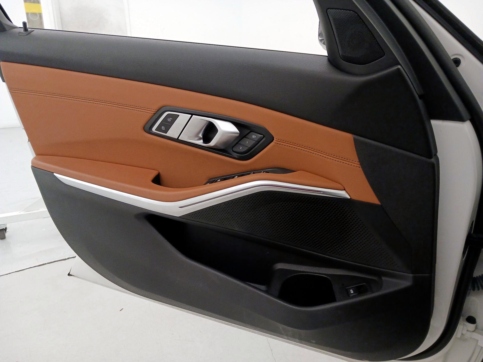 Thumbnail: 2021 BMW 3 Series - 12