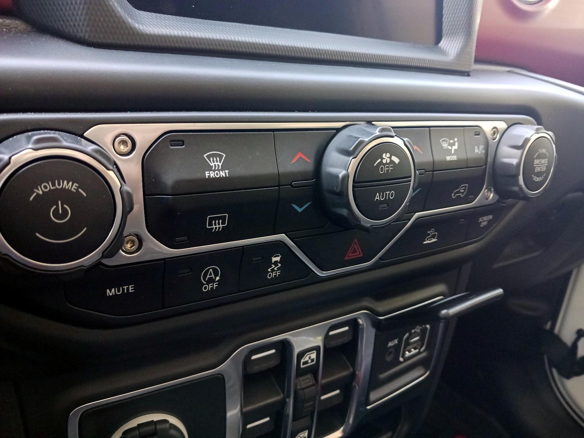 Thumbnail: 2022 Jeep Gladiator - 17