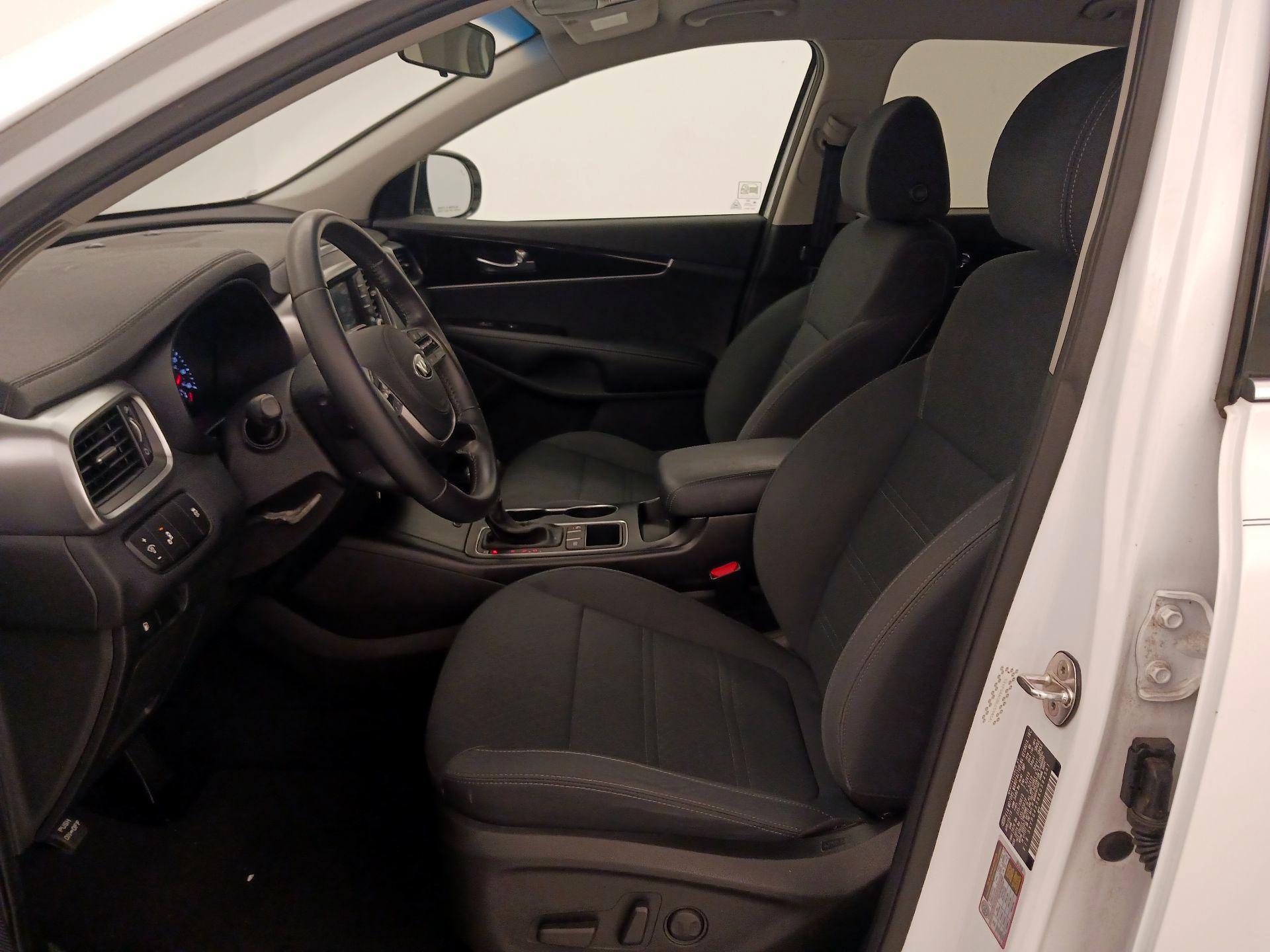 Thumbnail: 2019 Kia Sorento - 11