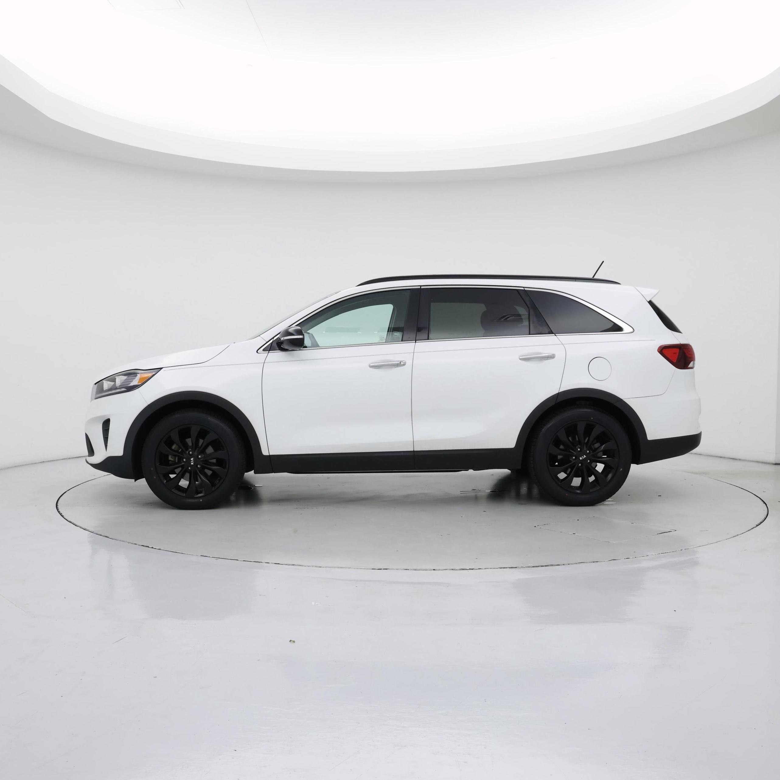 Thumbnail: 2019 Kia Sorento - 3