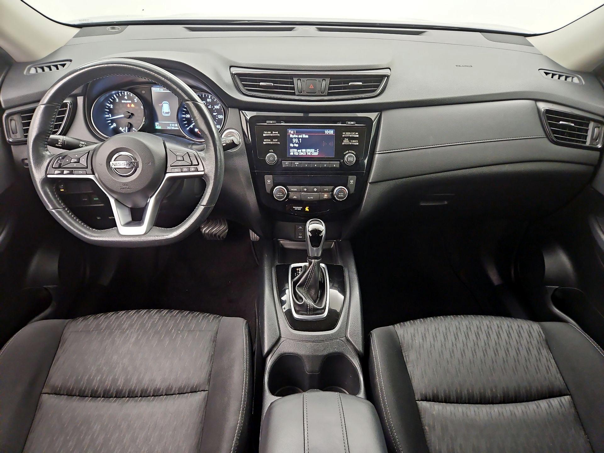 Thumbnail: 2017 Nissan Rogue - 9
