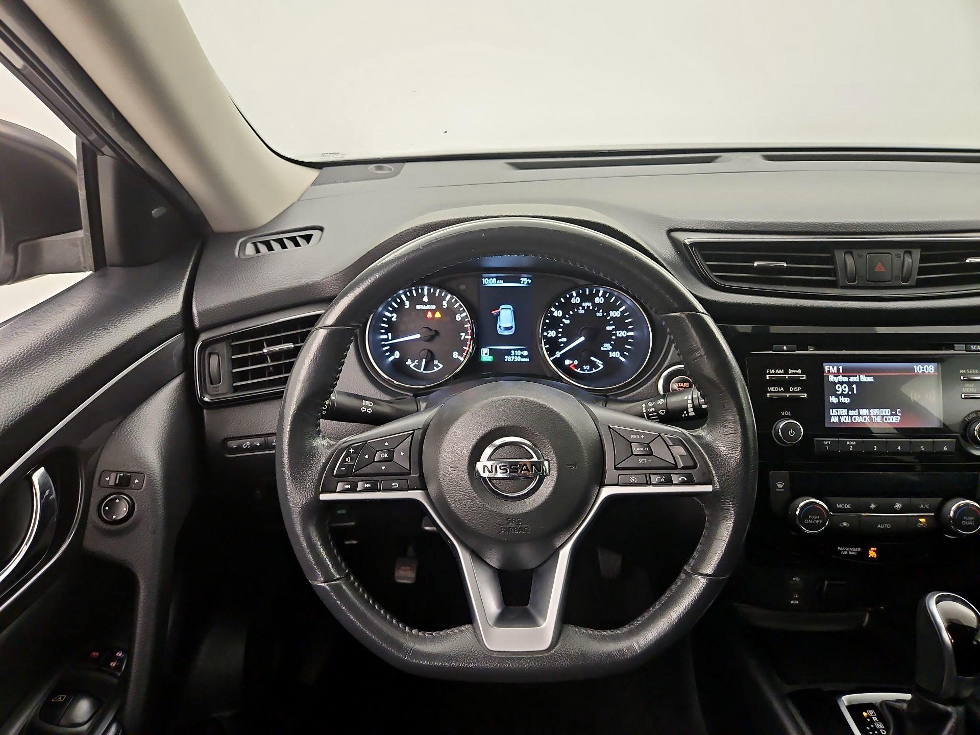 Thumbnail: 2017 Nissan Rogue - 10