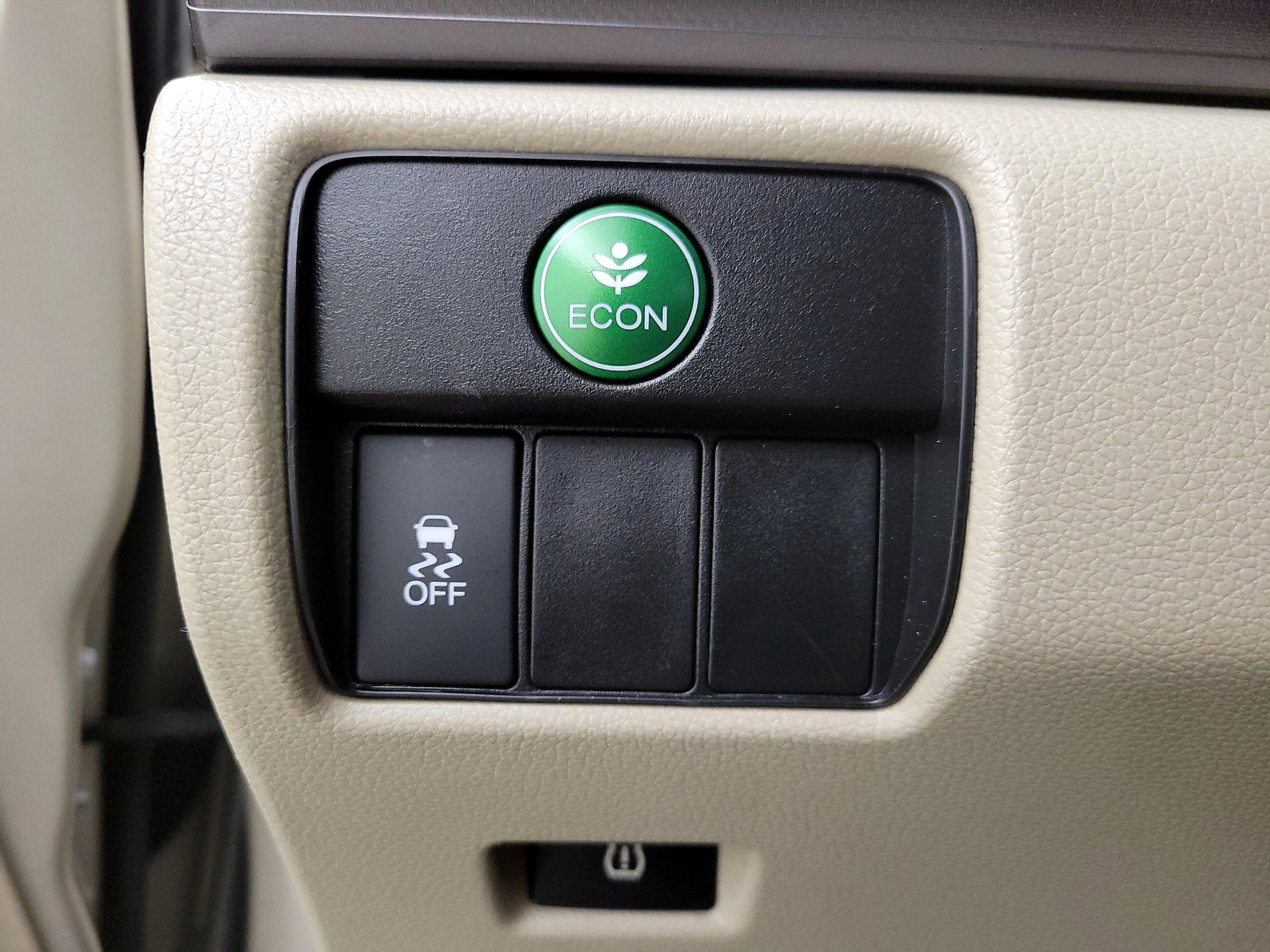 Thumbnail: 2015 Honda Accord - 13