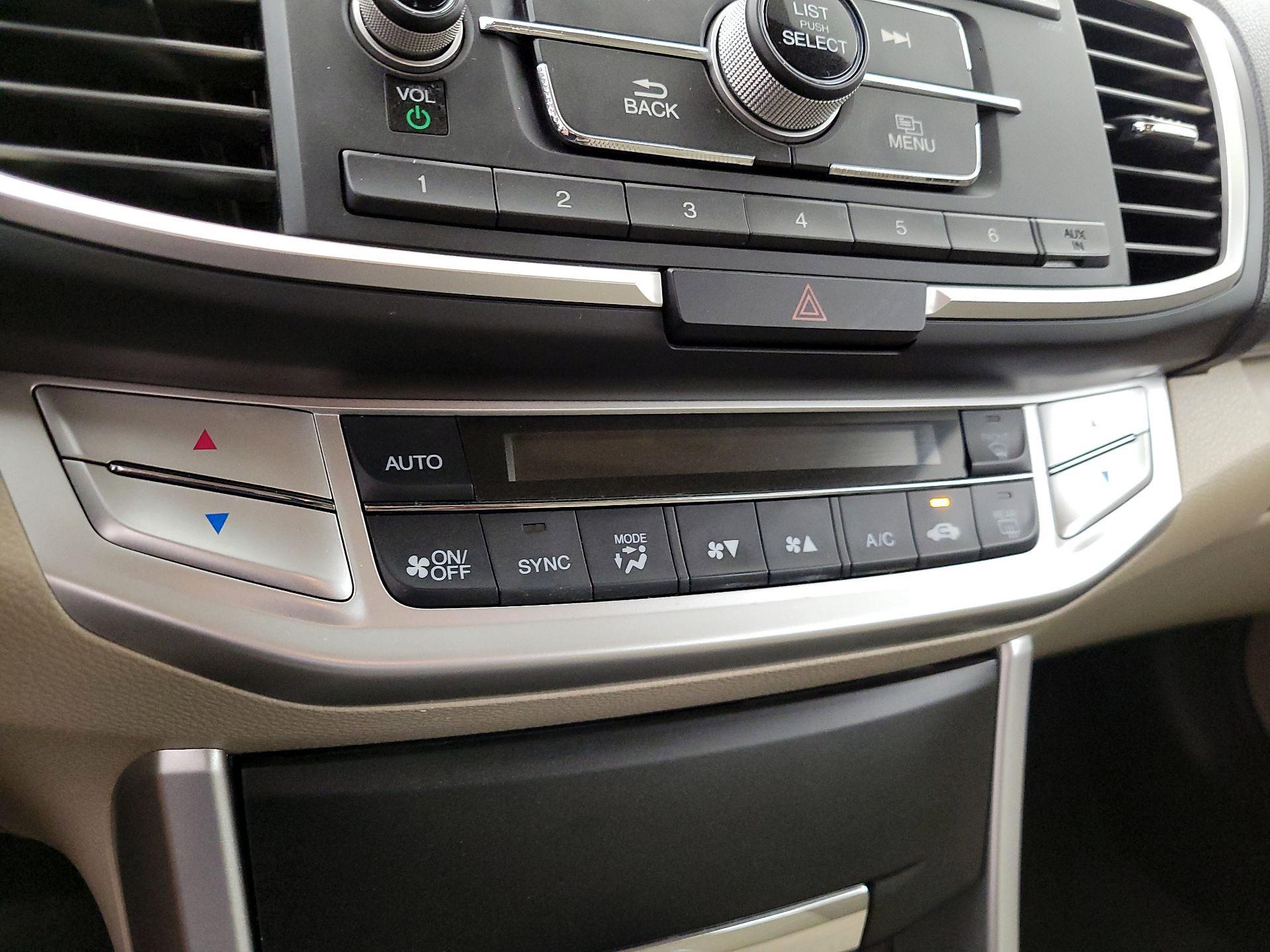 Thumbnail: 2015 Honda Accord - 16