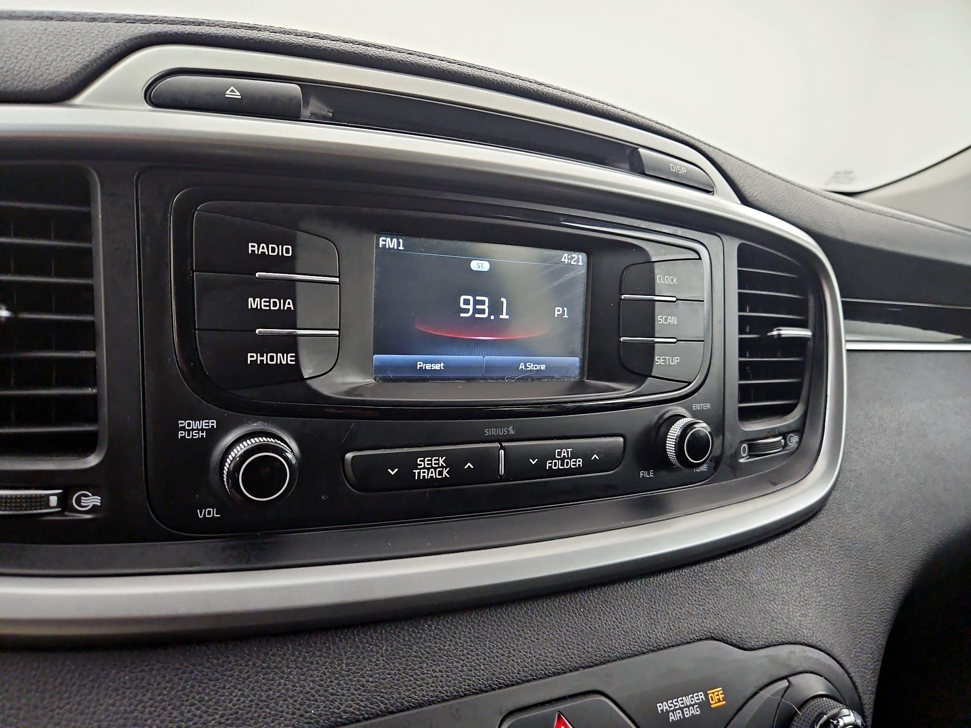 Thumbnail: 2017 Kia Sorento - 15