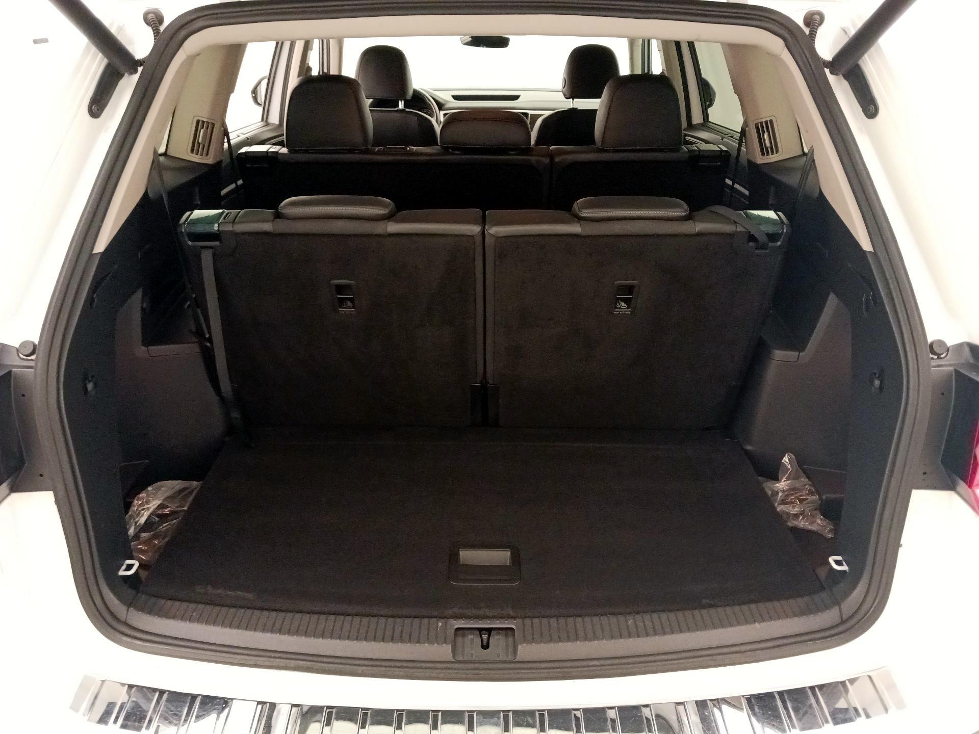 Thumbnail: 2019 Volkswagen Atlas - 19