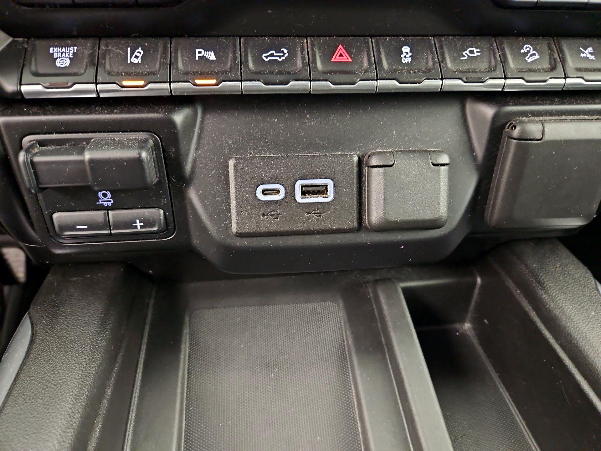 Thumbnail: 2021 GMC Sierra 2500 - 19