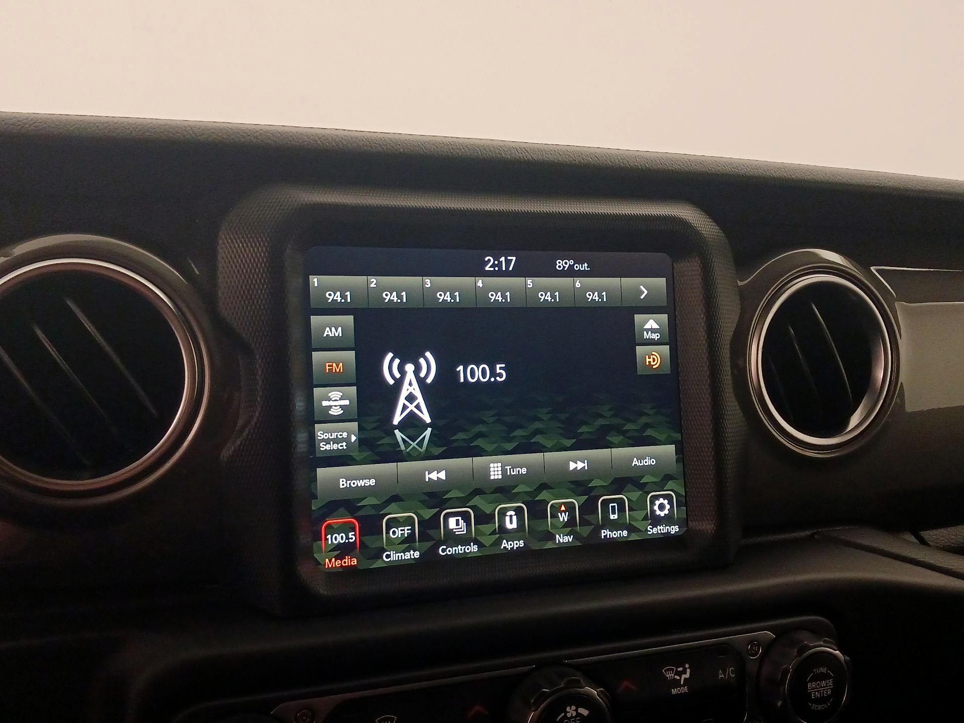 Thumbnail: 2023 Jeep Gladiator - 16