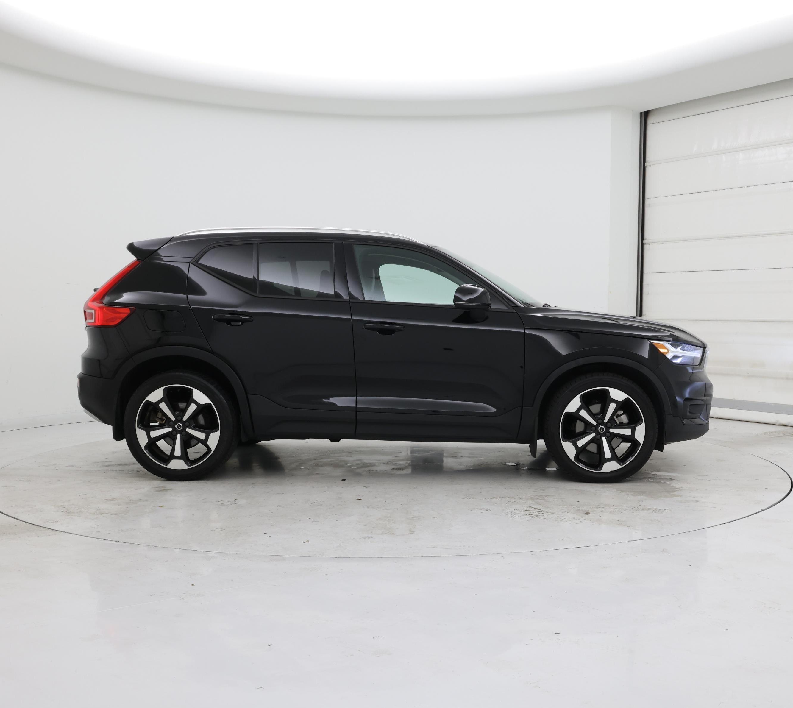 Thumbnail: 2021 Volvo XC40 - 7