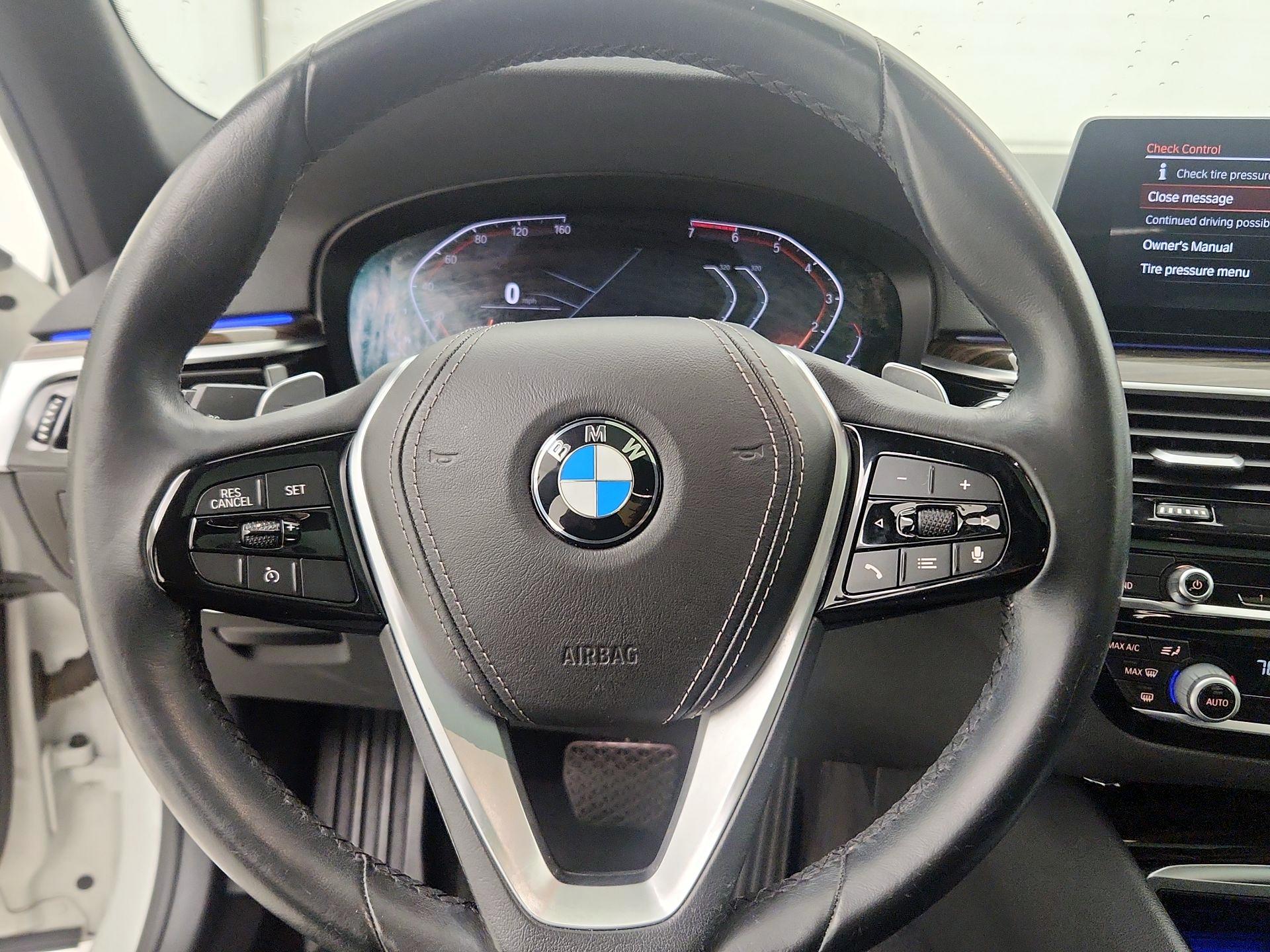 Thumbnail: 2020 BMW 5 Series - 10