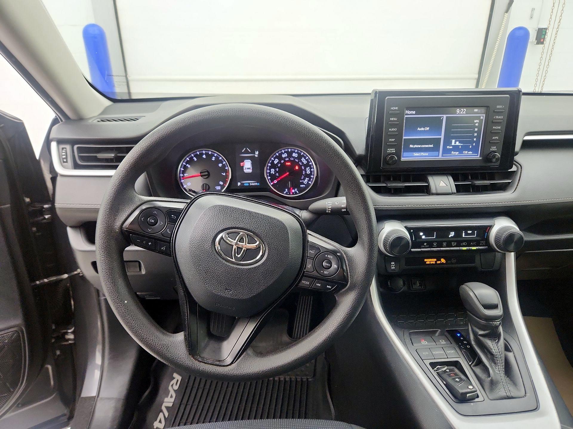Thumbnail: 2019 Toyota RAV4 - 9