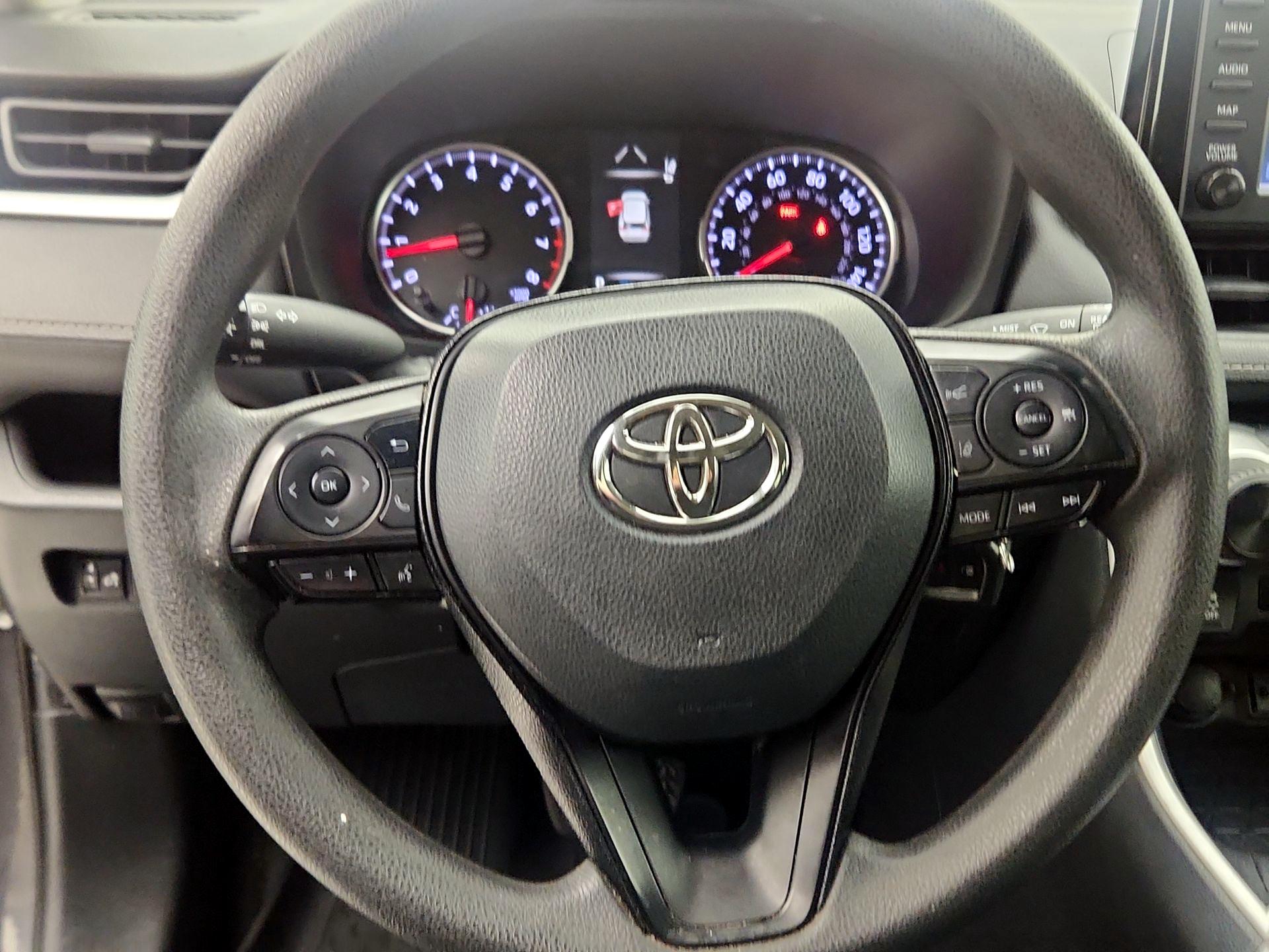Thumbnail: 2019 Toyota RAV4 - 10