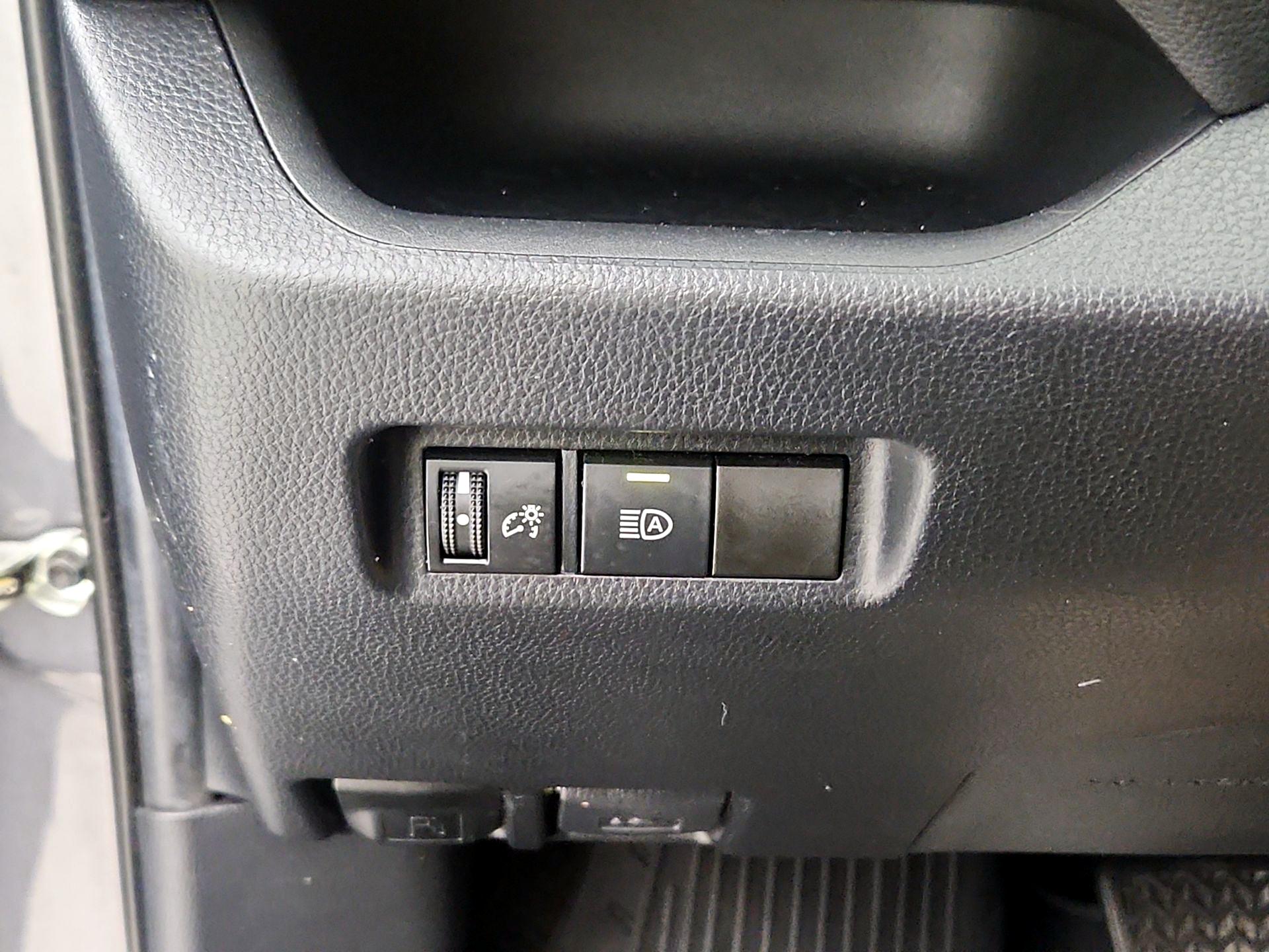 Thumbnail: 2019 Toyota RAV4 - 13