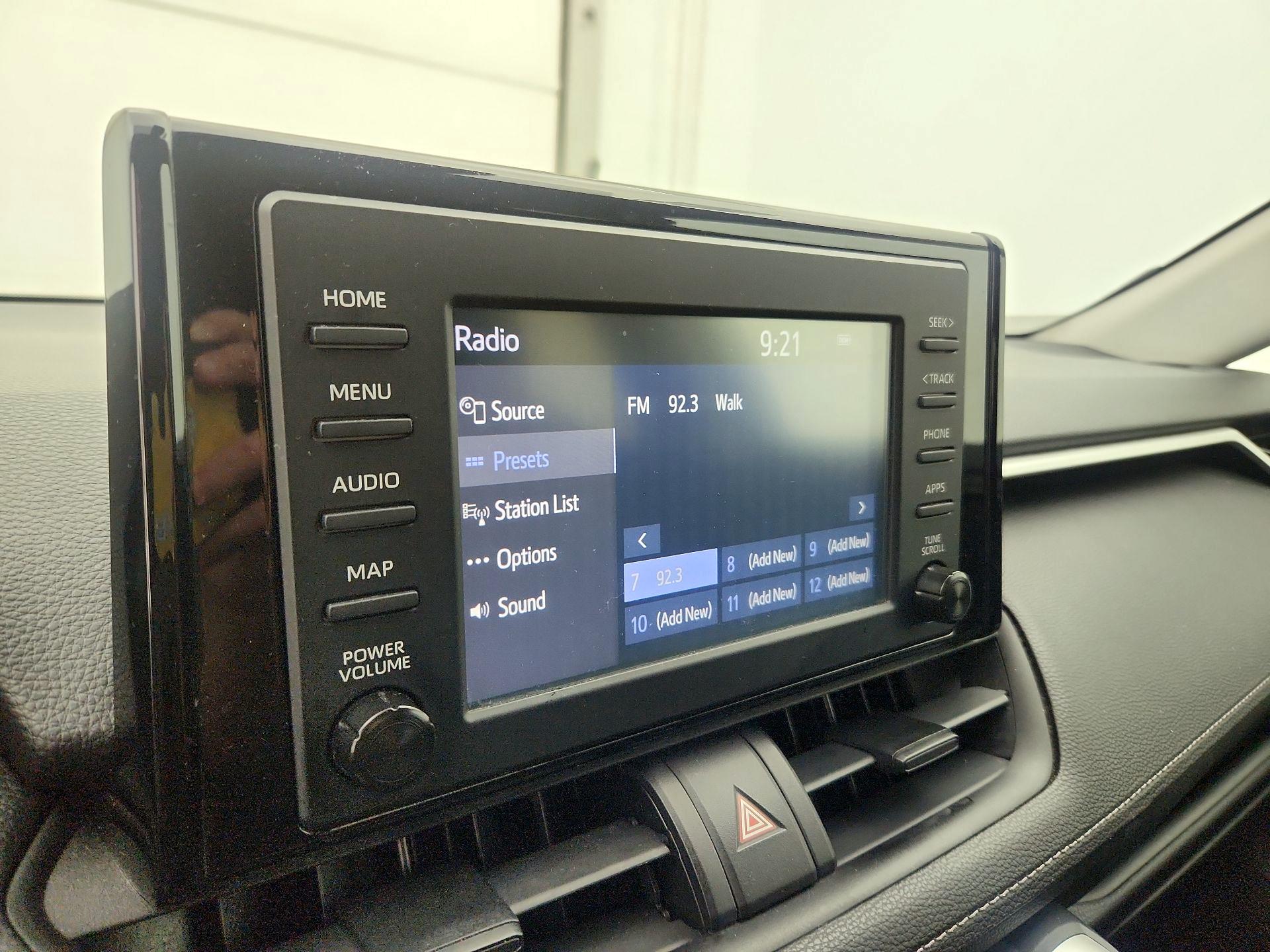 Thumbnail: 2019 Toyota RAV4 - 15