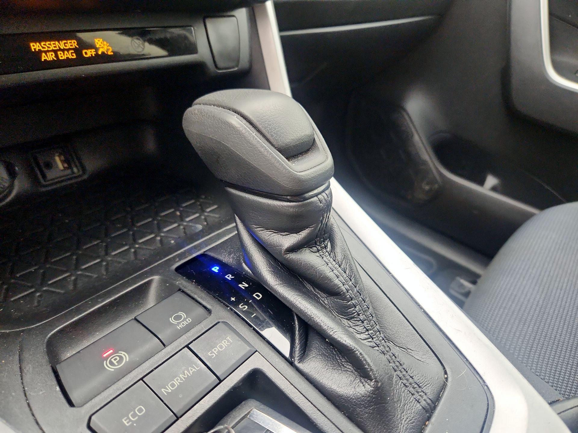 Thumbnail: 2019 Toyota RAV4 - 17