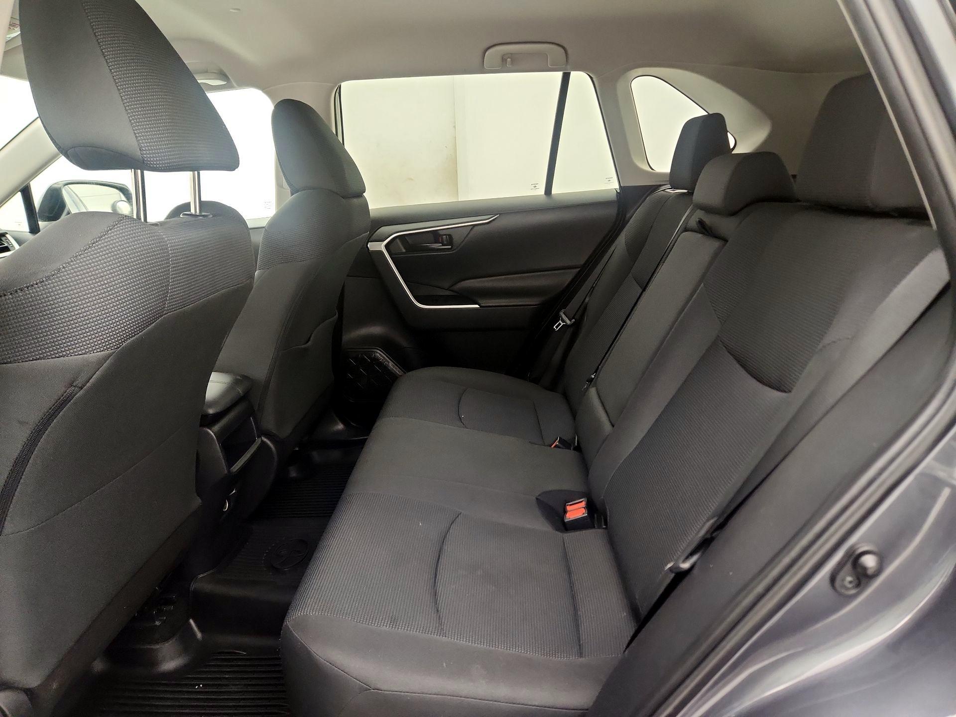 Thumbnail: 2019 Toyota RAV4 - 19