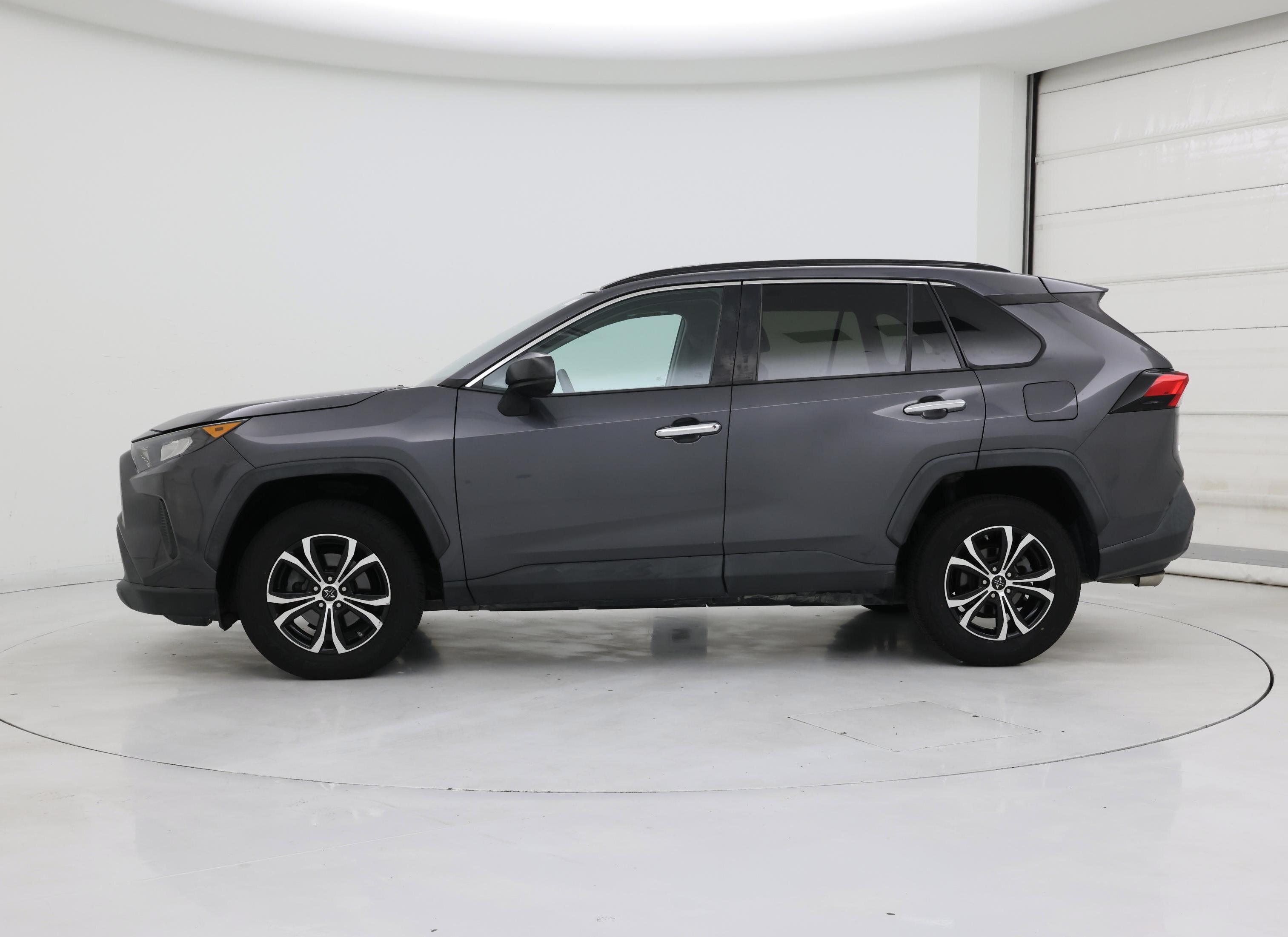 Thumbnail: 2019 Toyota RAV4 - 3