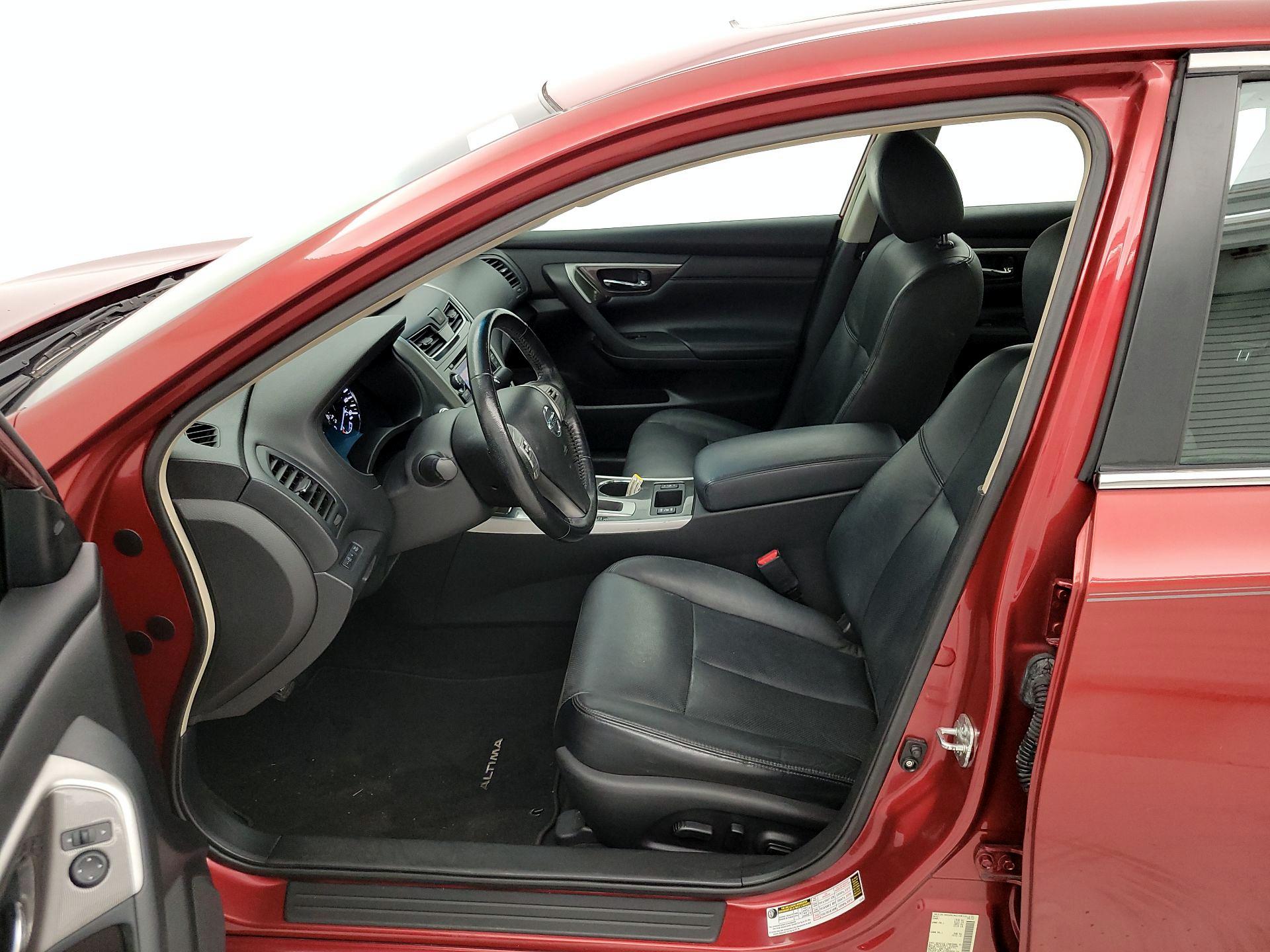 Thumbnail: 2013 Nissan Altima - 11