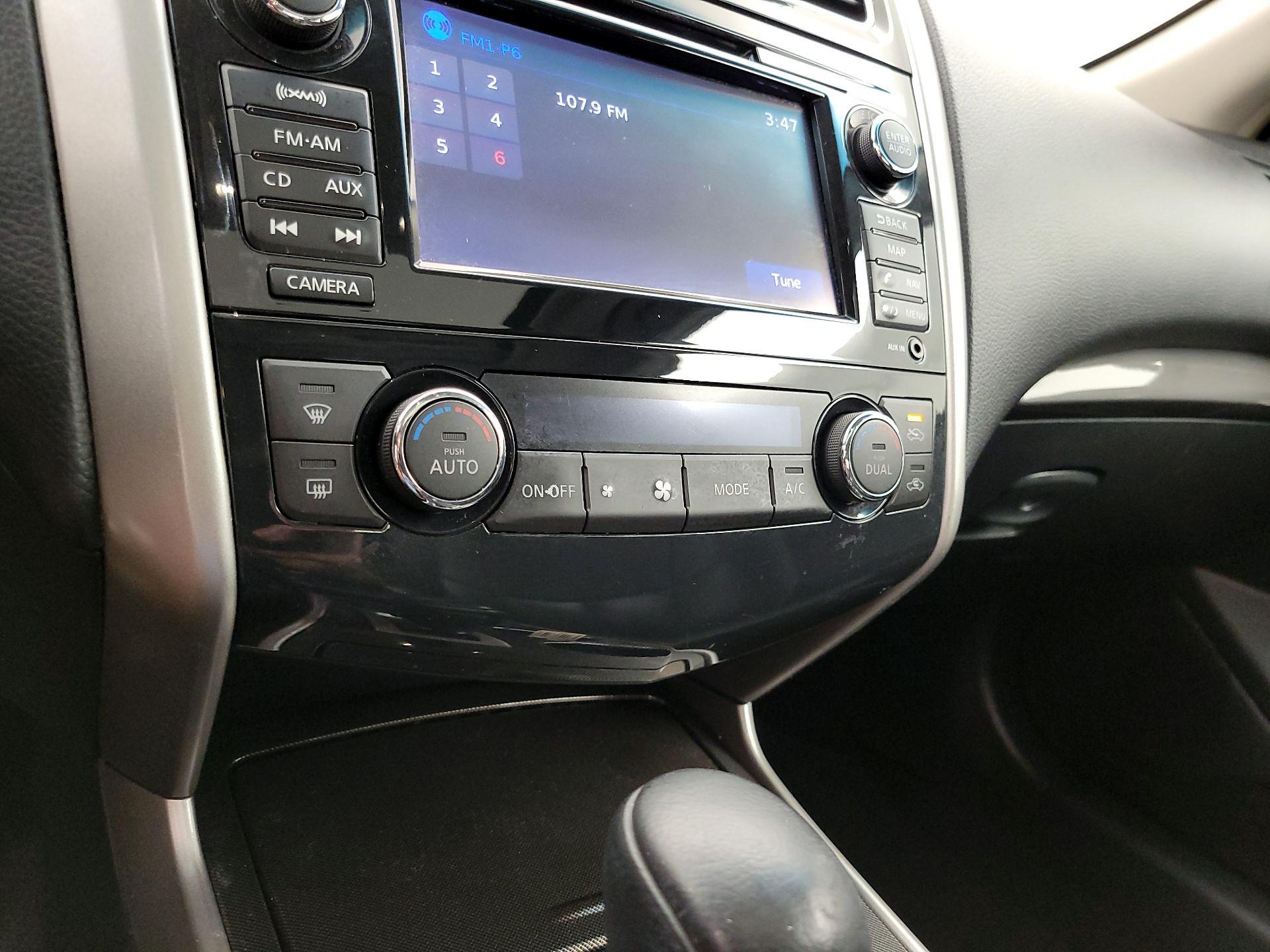 Thumbnail: 2013 Nissan Altima - 17