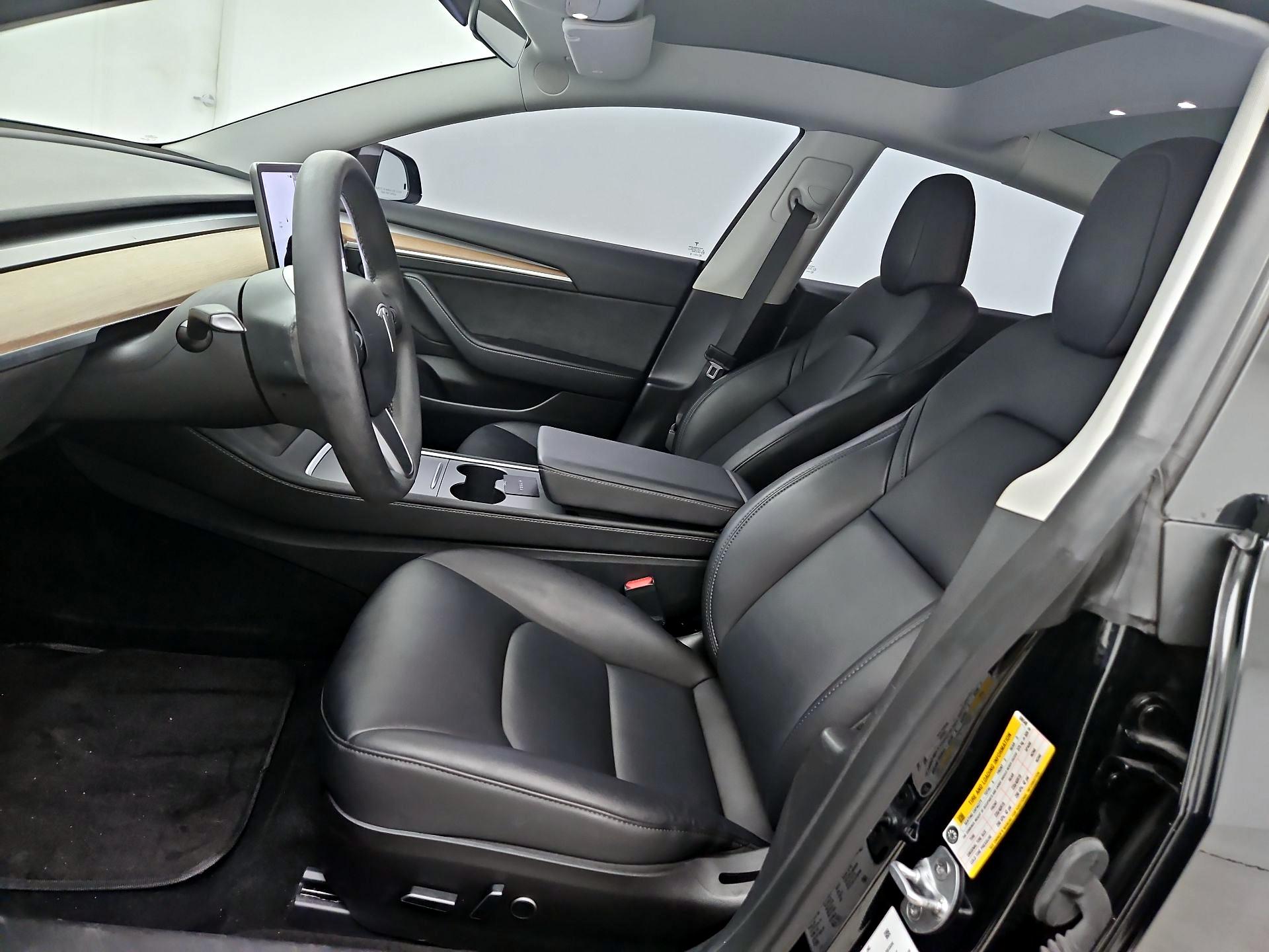 Thumbnail: 2023 Tesla Model 3 - 11