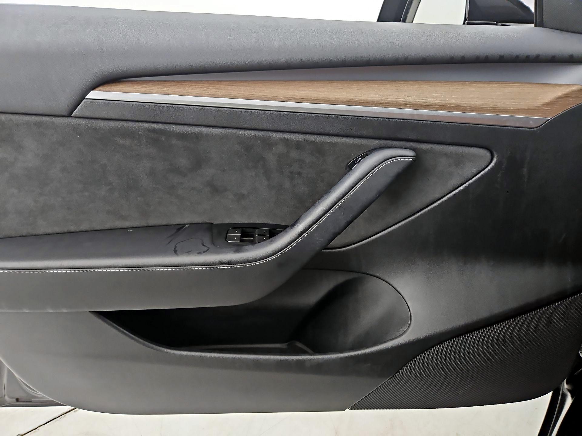 Thumbnail: 2023 Tesla Model 3 - 12