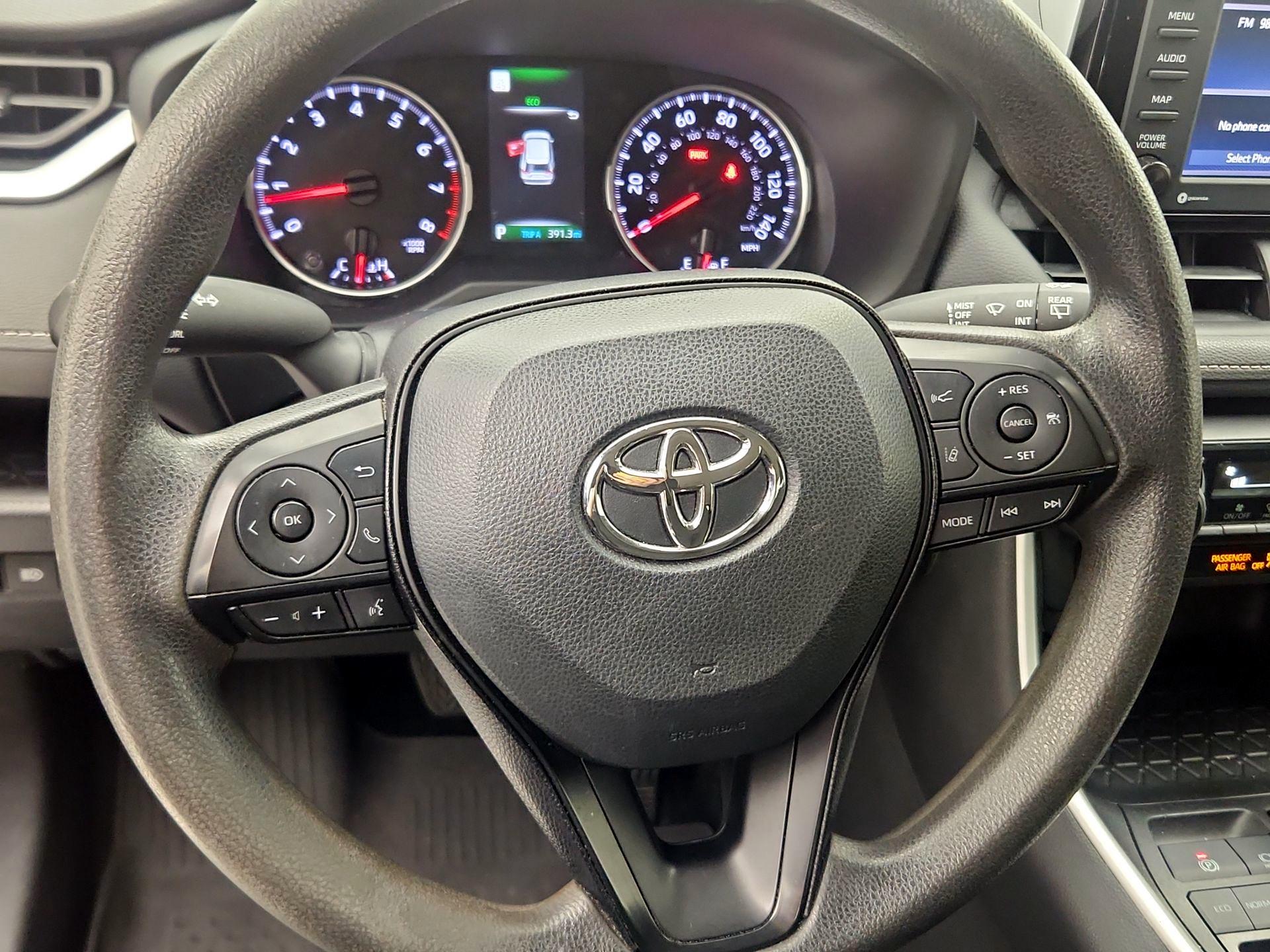 Thumbnail: 2022 Toyota RAV4 - 10