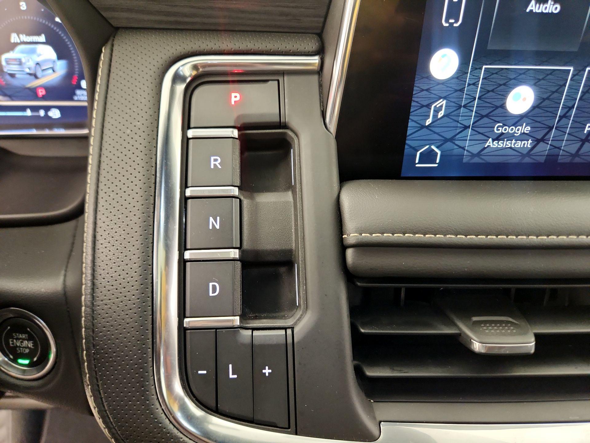 Thumbnail: 2022 GMC Yukon XL - 17