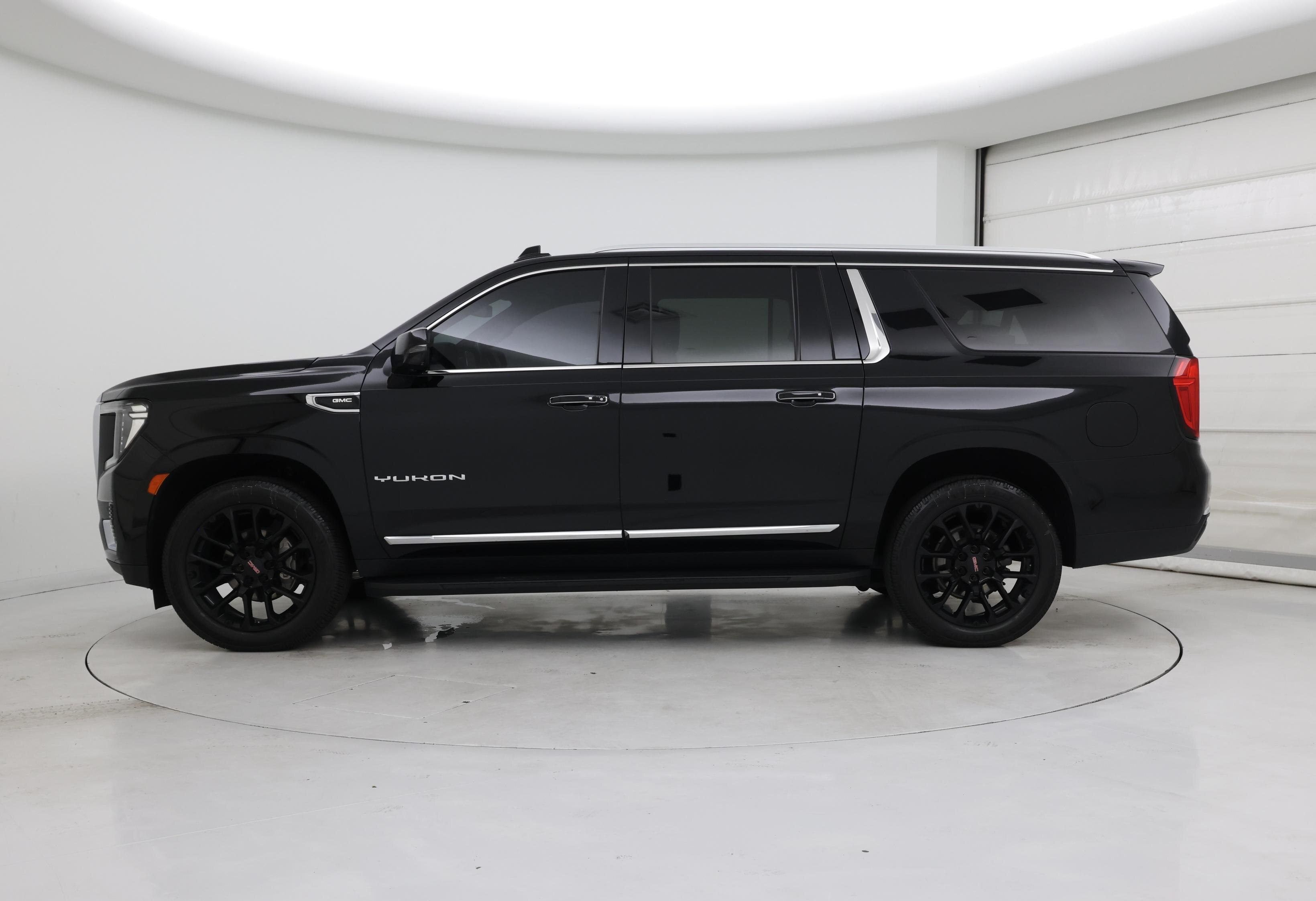 Thumbnail: 2022 GMC Yukon XL - 3