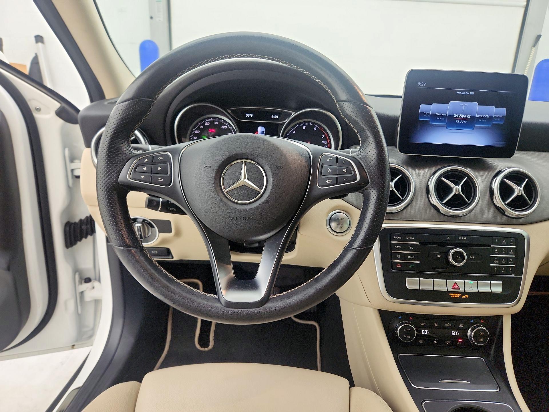 Thumbnail: 2020 Mercedes-Benz GLA - 10