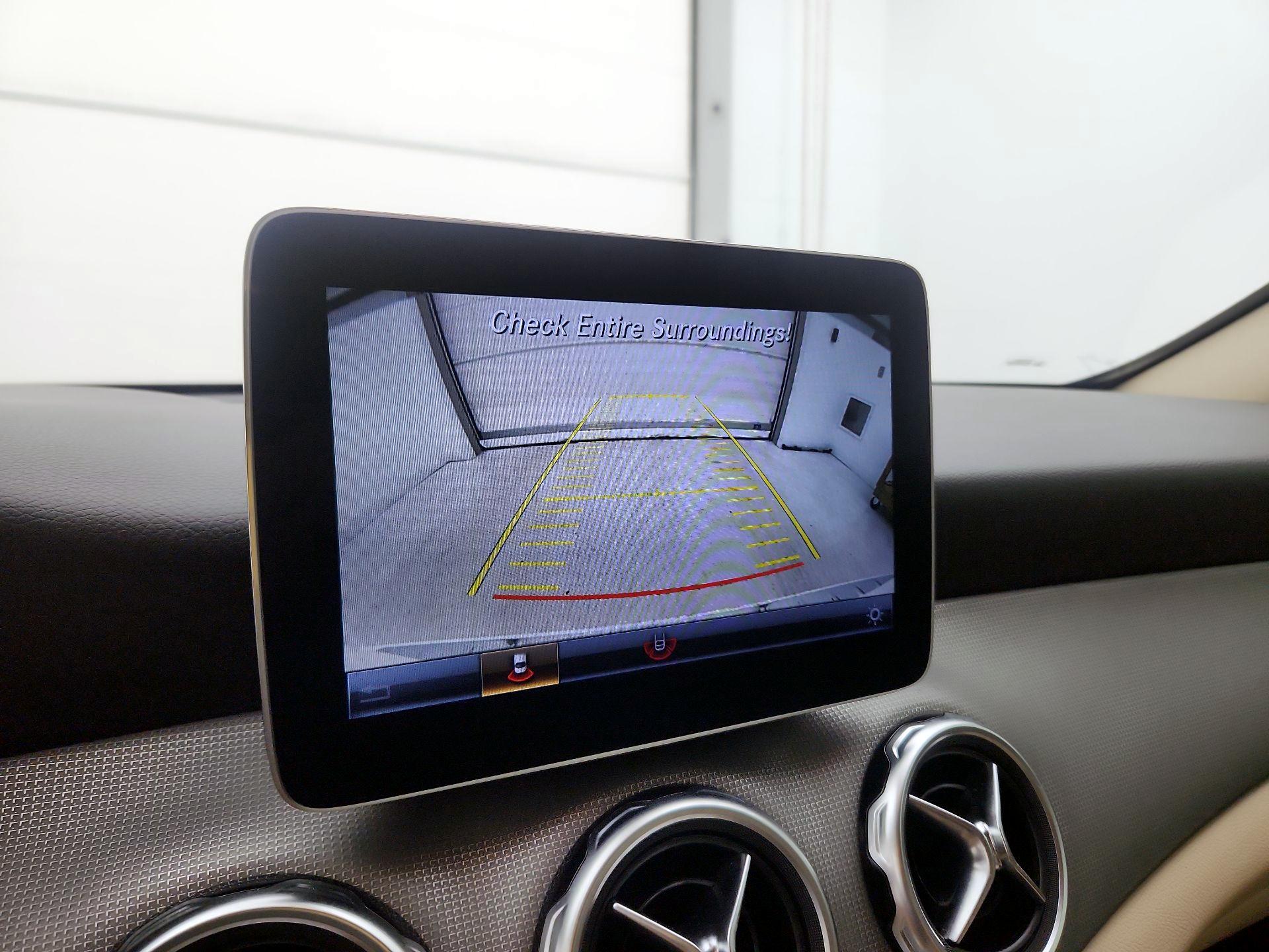 Thumbnail: 2020 Mercedes-Benz GLA - 14