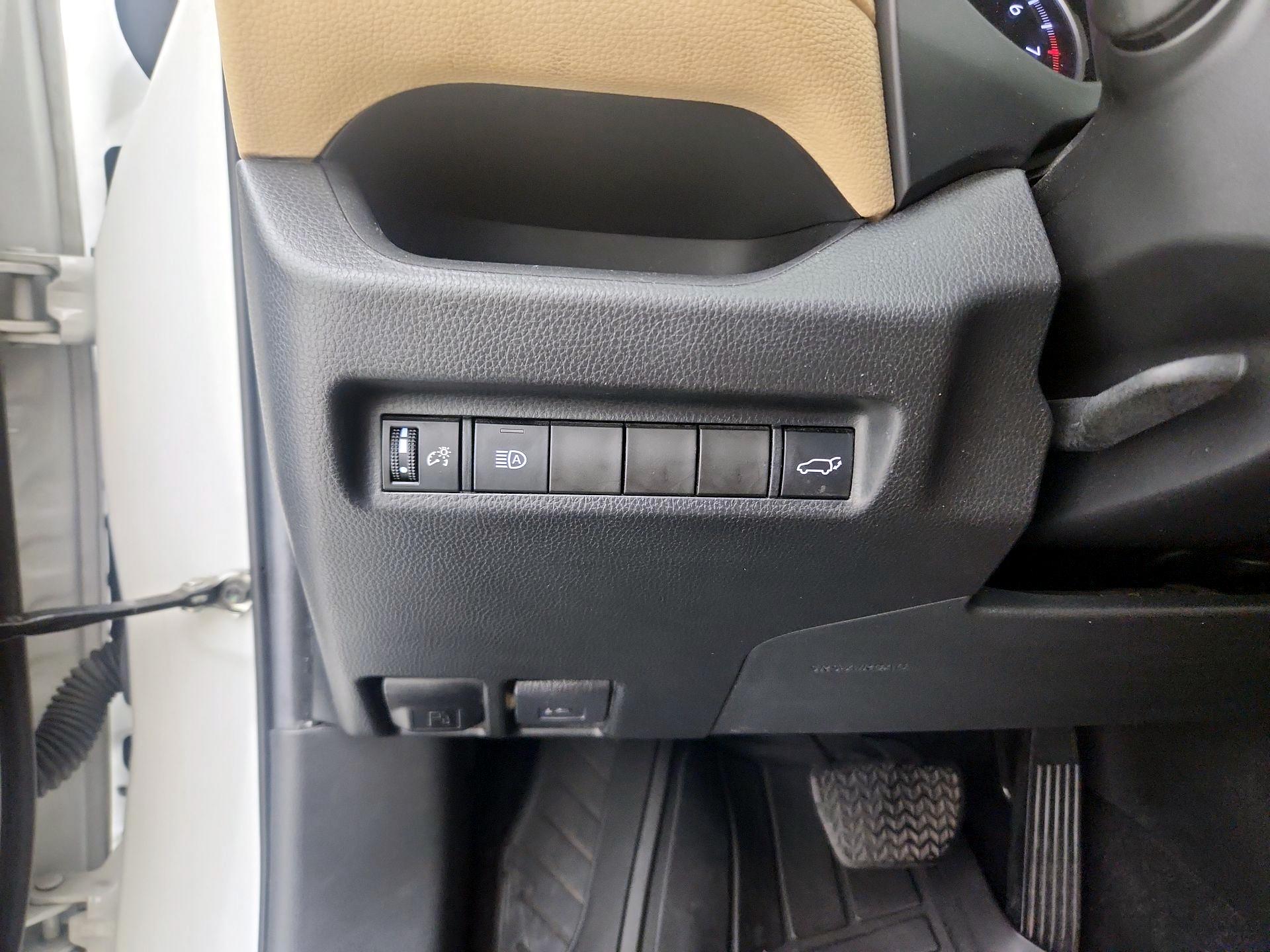 Thumbnail: 2022 Toyota RAV4 - 13