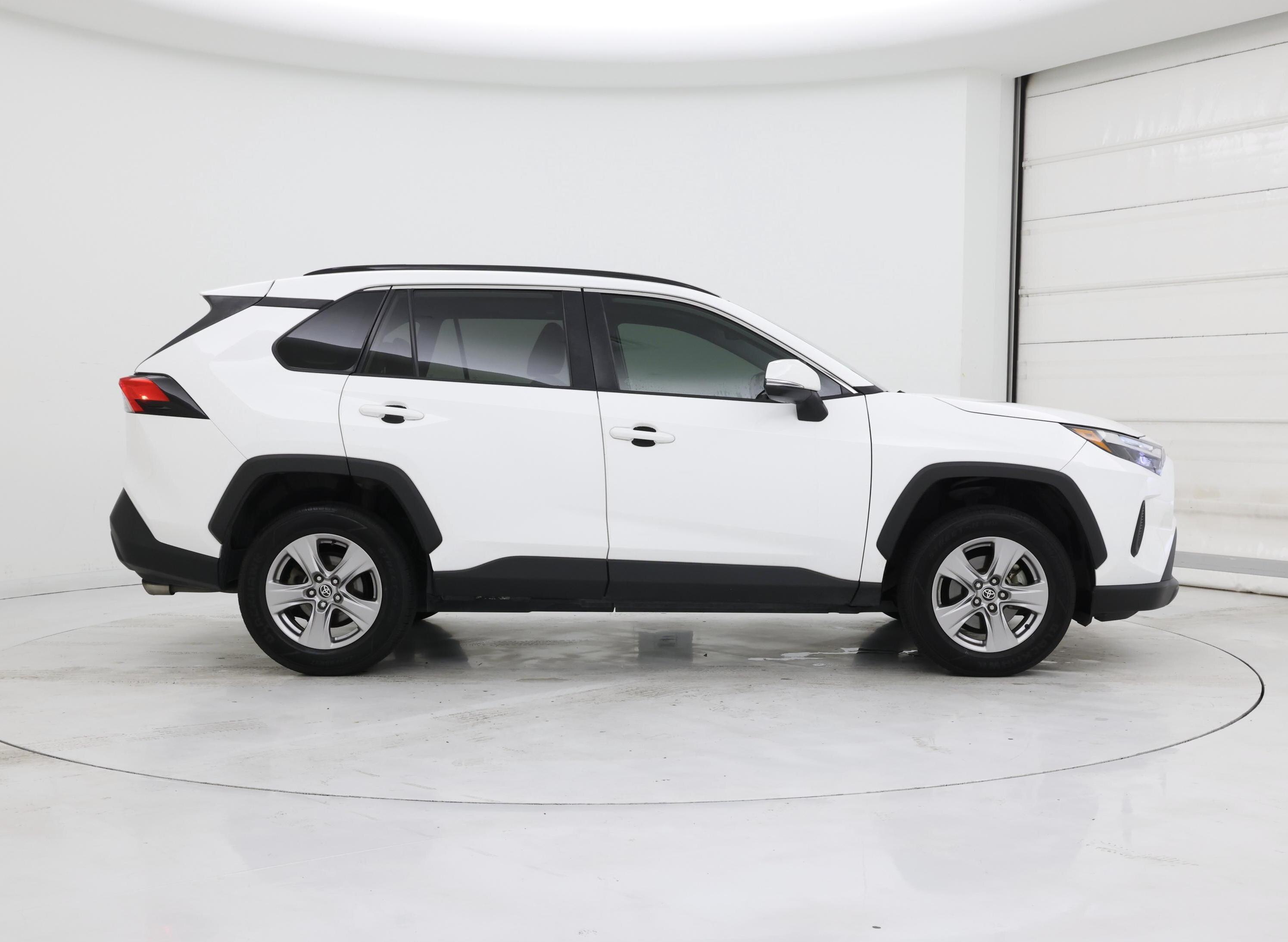 Thumbnail: 2022 Toyota RAV4 - 7