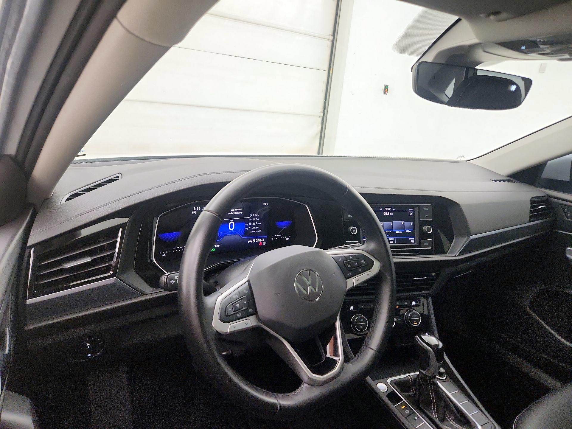 Thumbnail: 2023 Volkswagen Jetta - 9