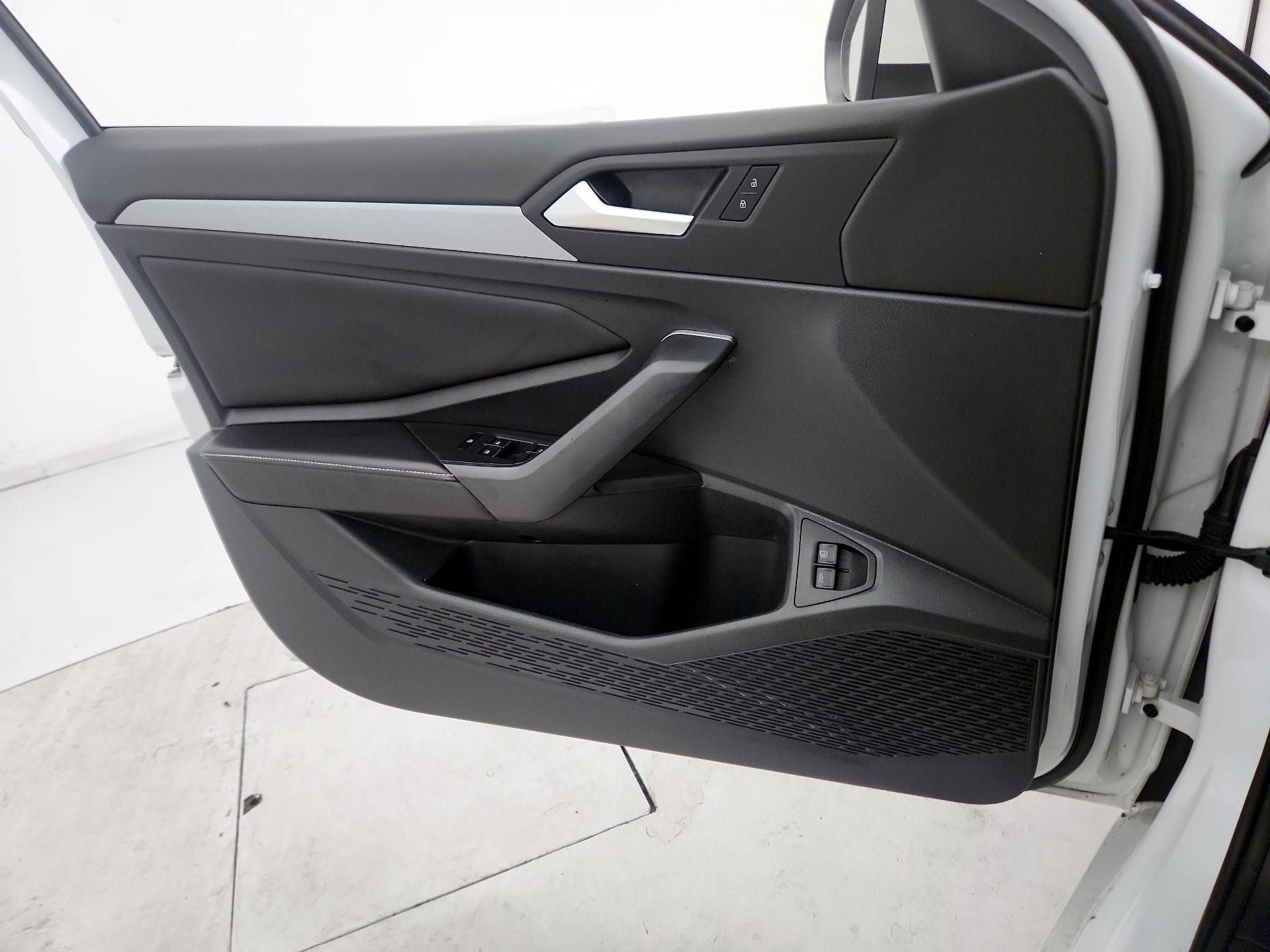 Thumbnail: 2023 Volkswagen Jetta - 12